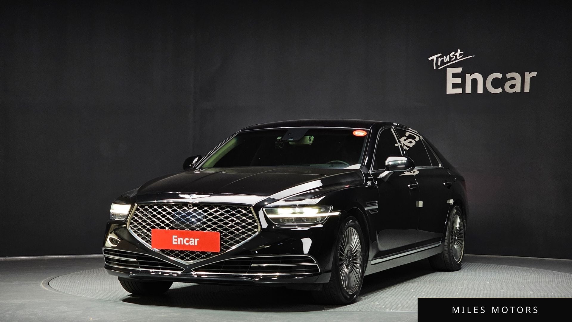 Genesis G90 2020 — фото 1 из 12