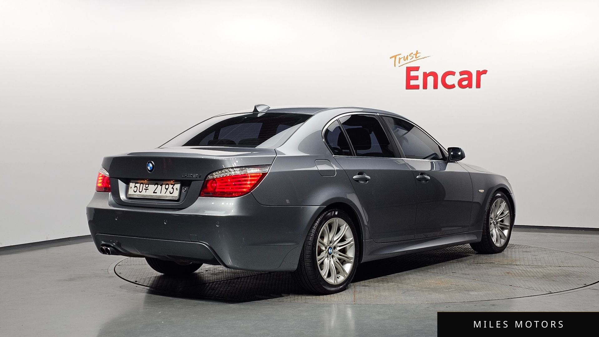 BMW 5 Series (E60) 2009 — миниатюра 2
