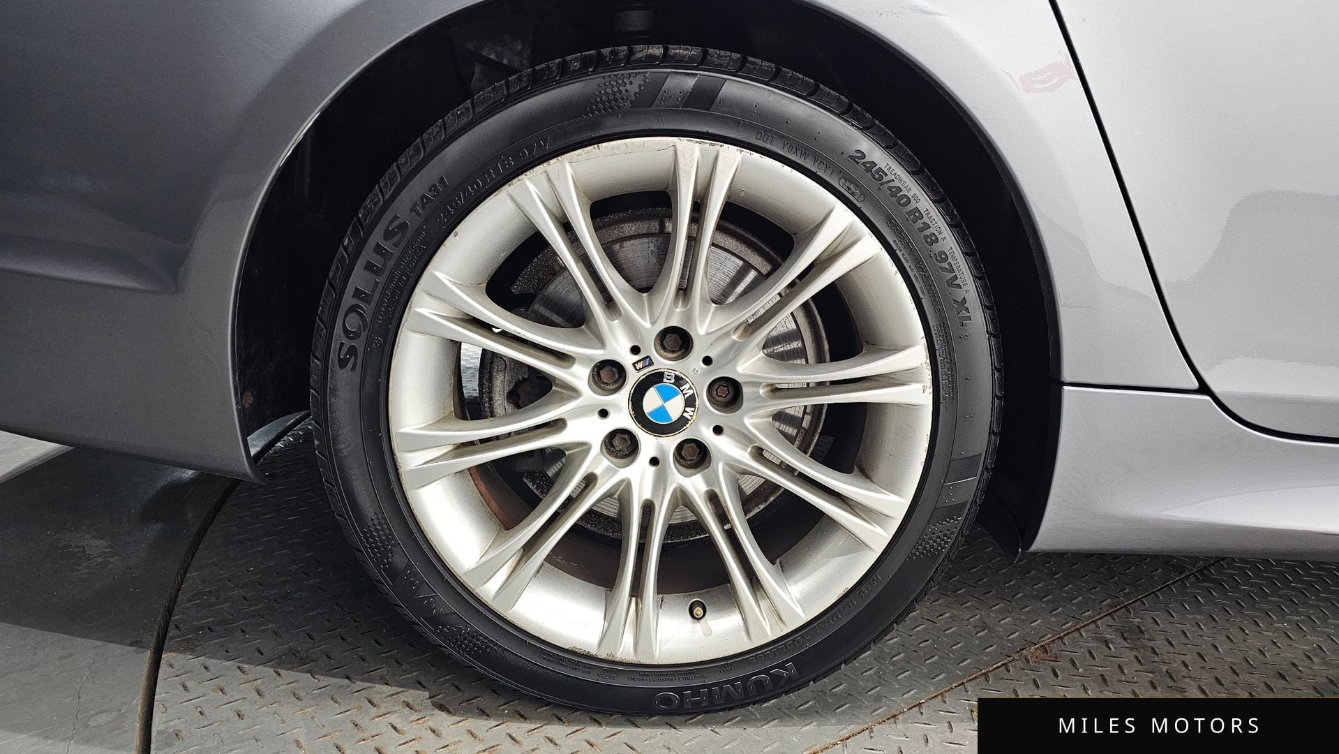 BMW 5 Series (E60) 2009 — миниатюра 5