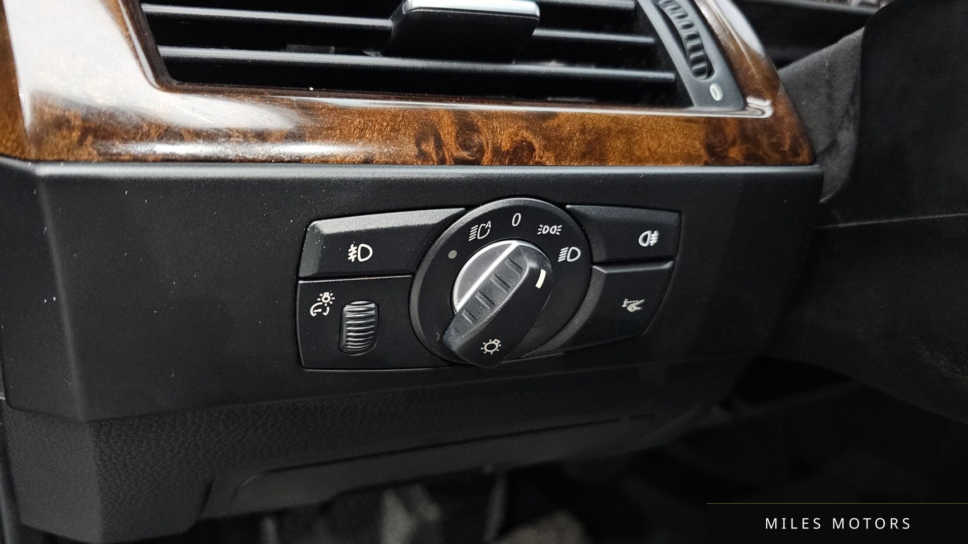 BMW 5 Series (E60) 2009 — миниатюра 14