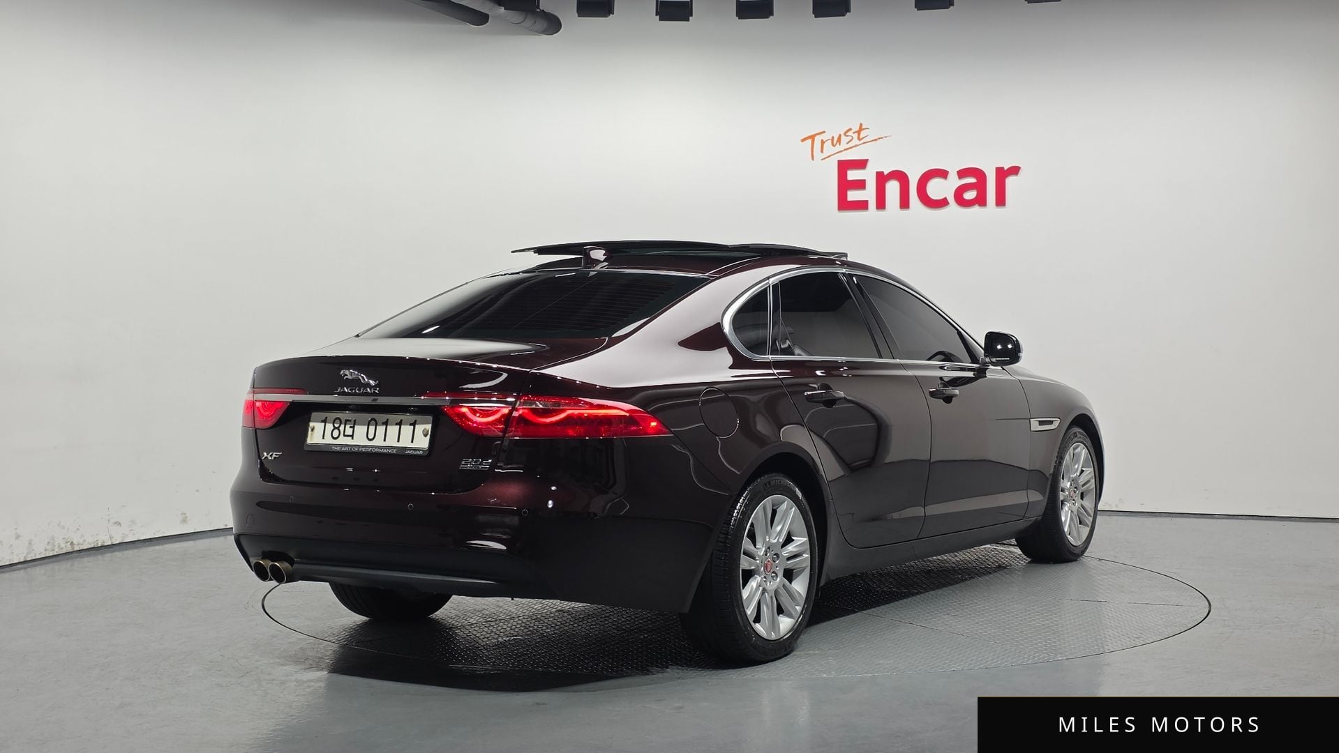 Jaguar XF (X260) 2017 — миниатюра 2
