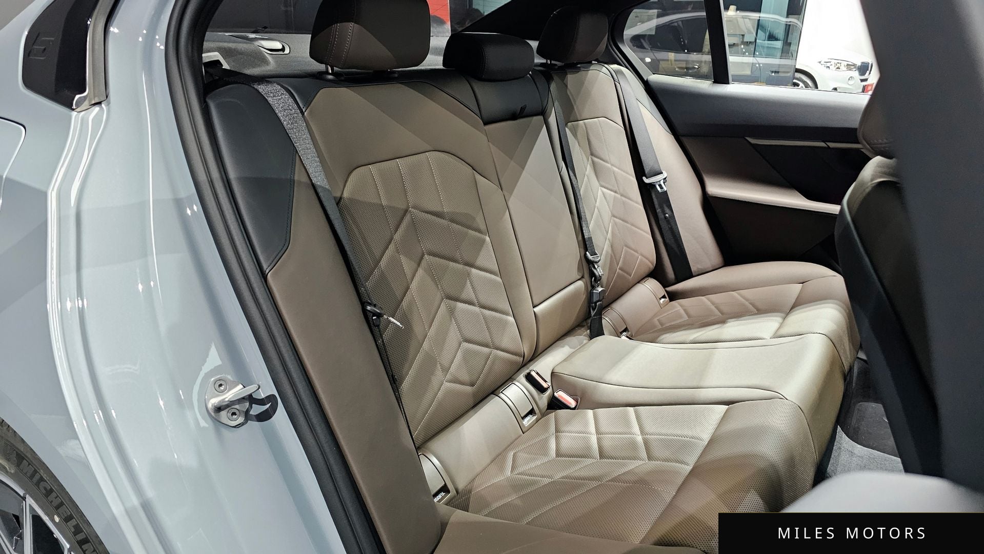 BMW 5 Series (G60) 2025 — миниатюра 12