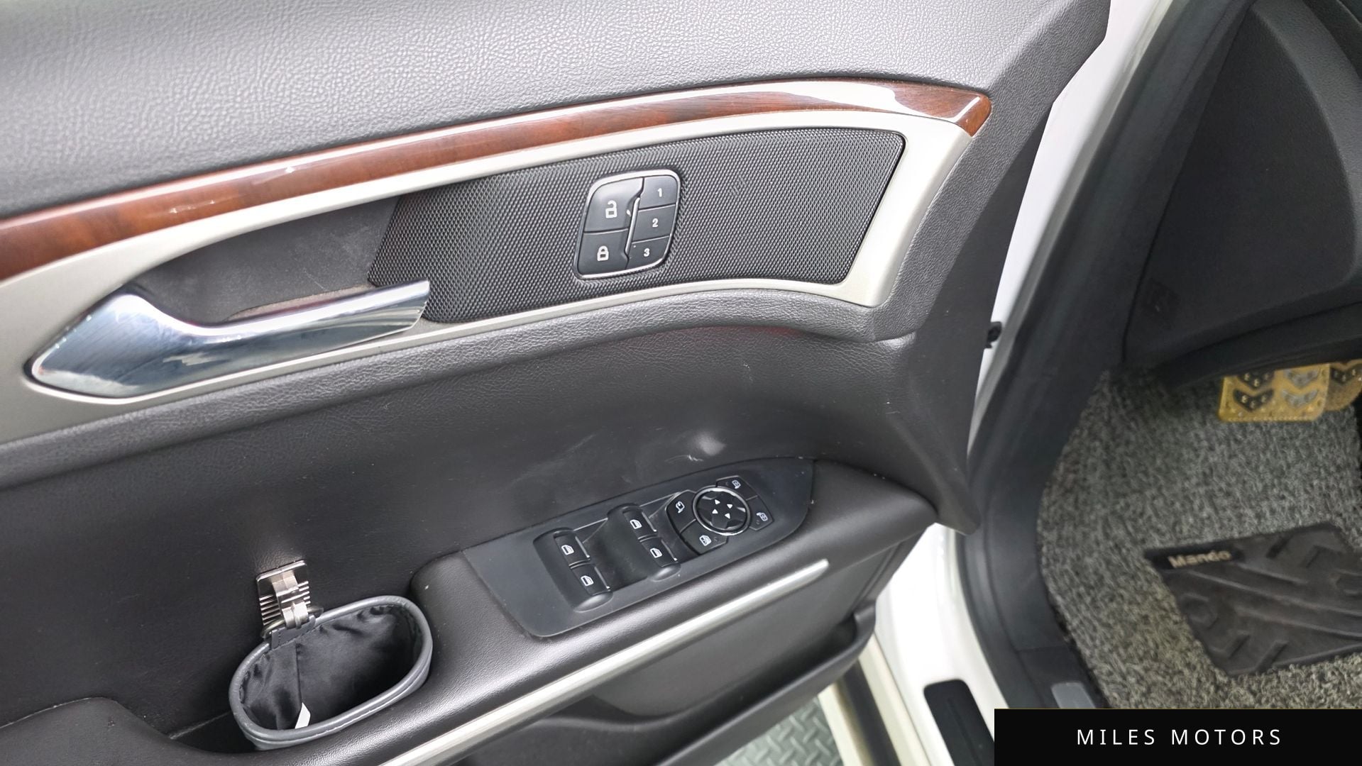 Lincoln MKZ 2015 — миниатюра 17