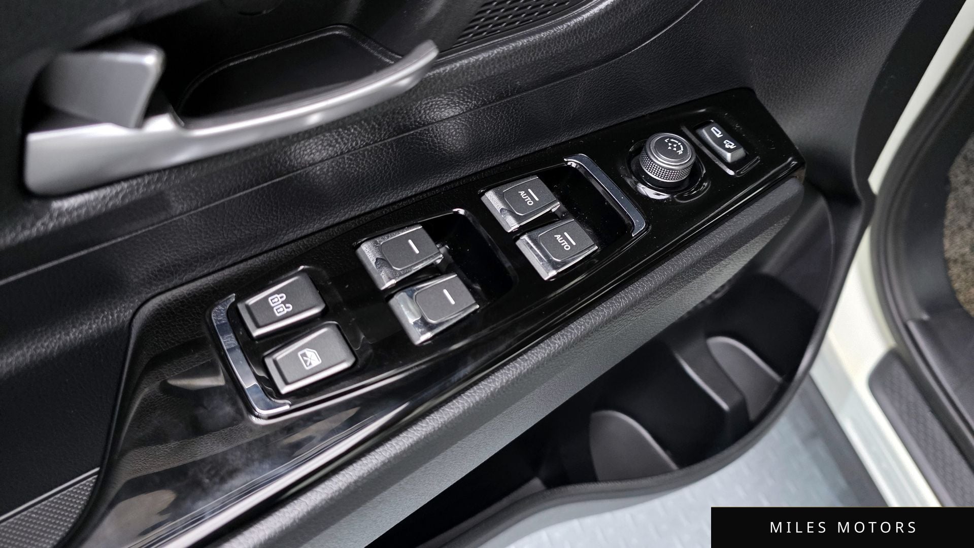 KG Mobility Beautiful Korando 2022 — миниатюра 11