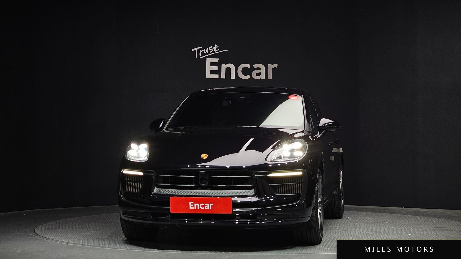 Porsche Macan 2022 — миниатюра 3