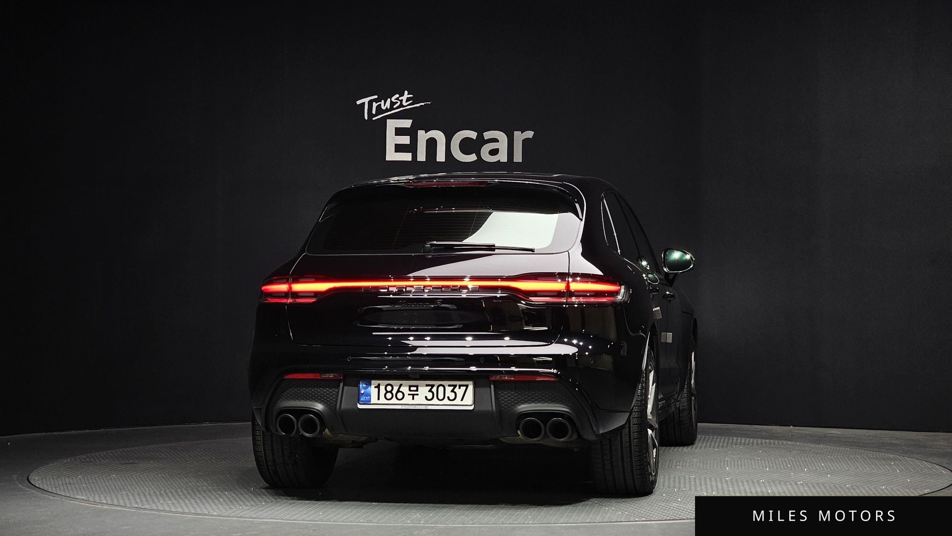 Porsche Macan 2022 — миниатюра 4