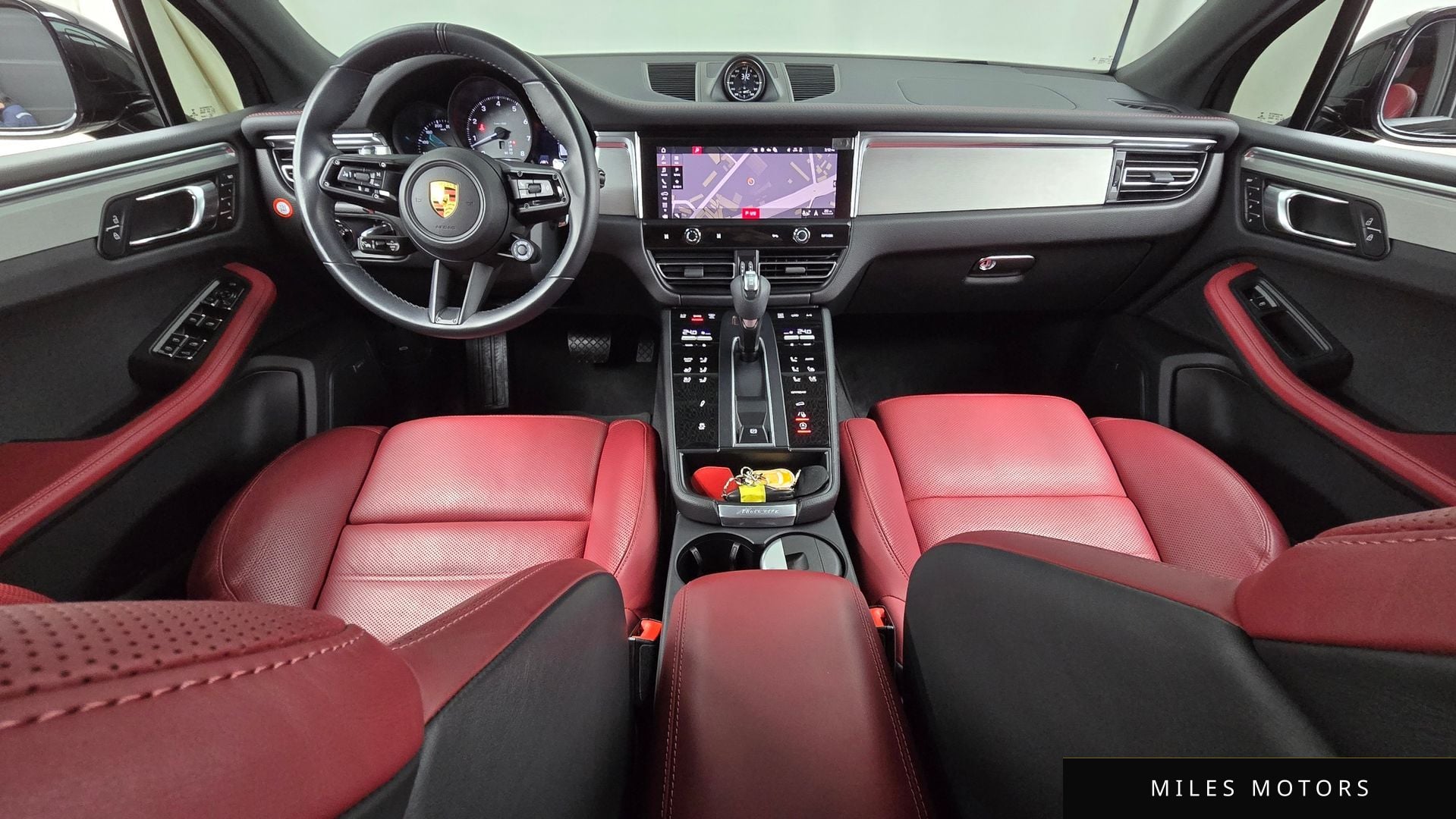 Porsche Macan 2022 — миниатюра 7