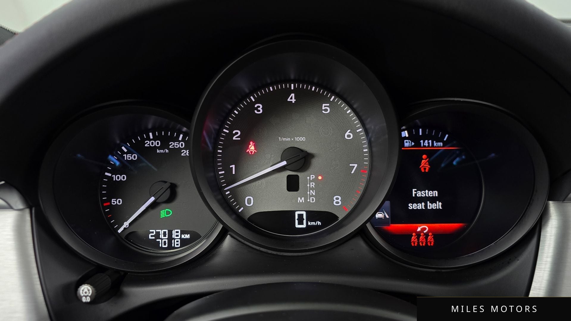 Porsche Macan 2022 — миниатюра 8