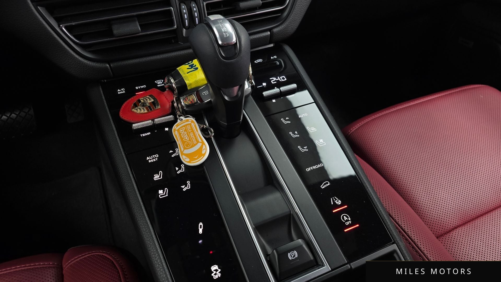 Porsche Macan 2022 — миниатюра 9