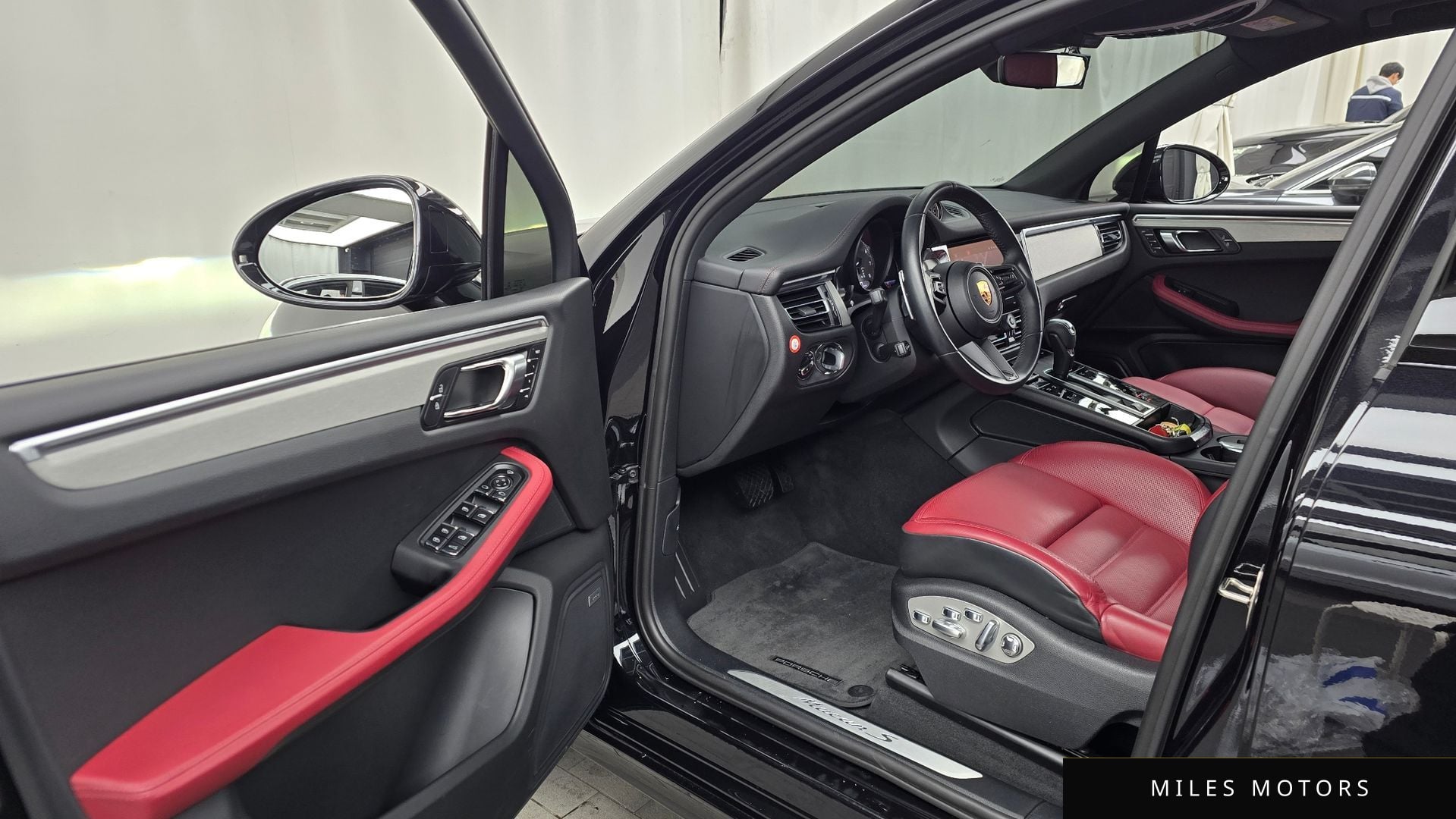 Porsche Macan 2022 — миниатюра 10