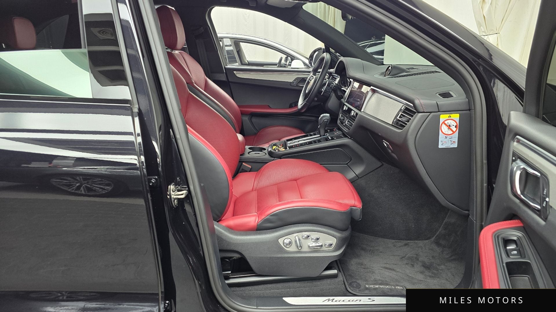 Porsche Macan 2022 — миниатюра 11
