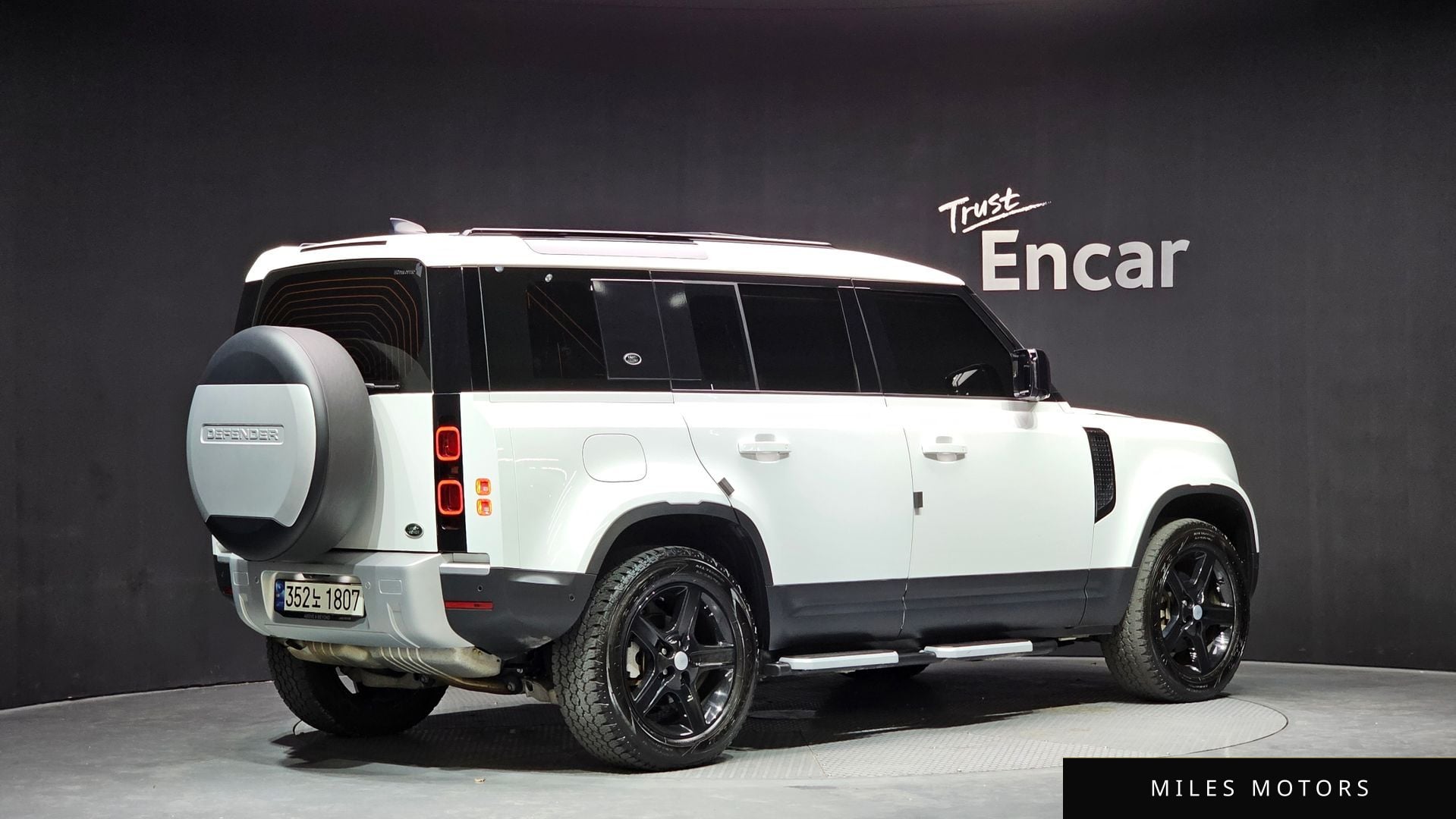Land Rover 디펜더 (L663) 2023 — миниатюра 2