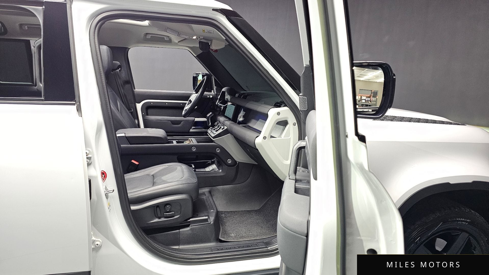 Land Rover 디펜더 (L663) 2023 — миниатюра 11