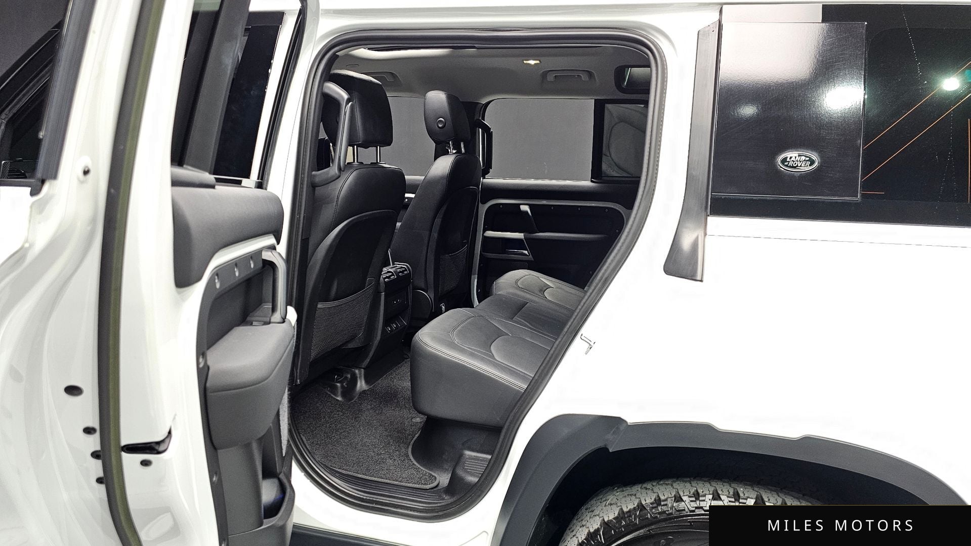Land Rover 디펜더 (L663) 2023 — миниатюра 12