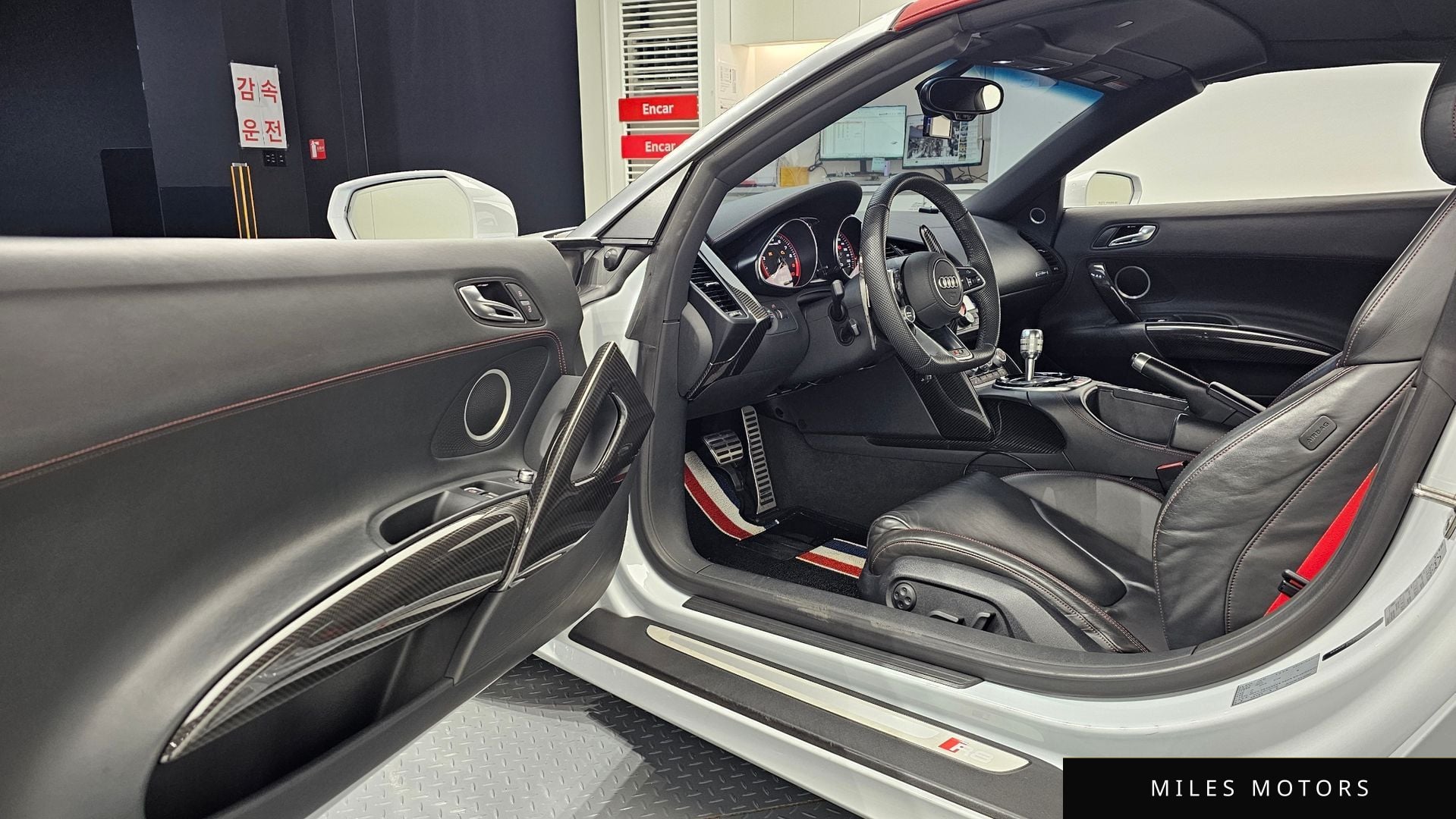 Audi R8 2015 — миниатюра 11