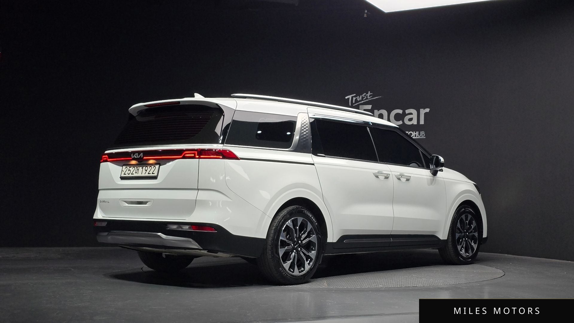 Kia Carnival 2023 — миниатюра 2