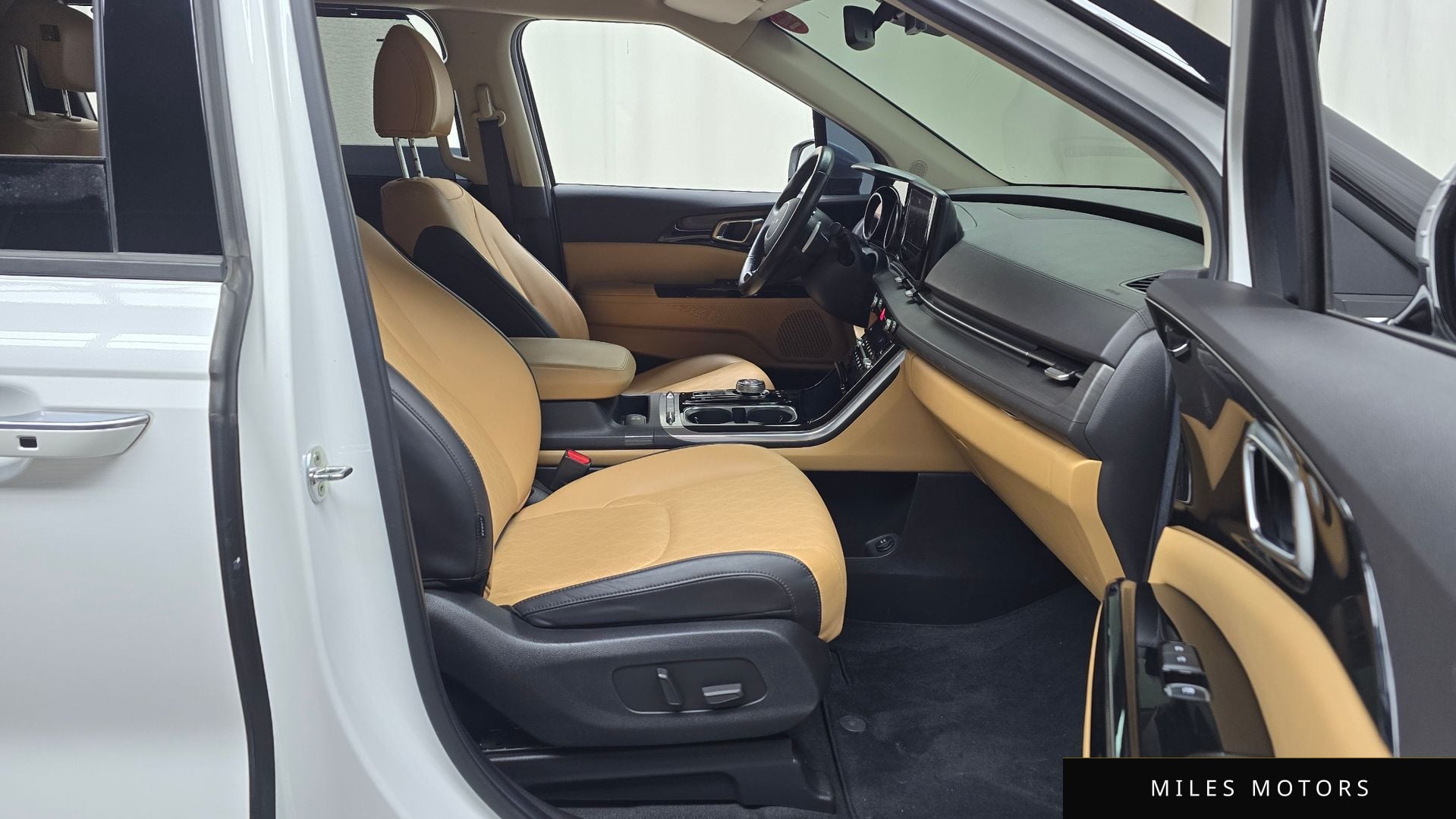Kia Carnival 2023 — миниатюра 11