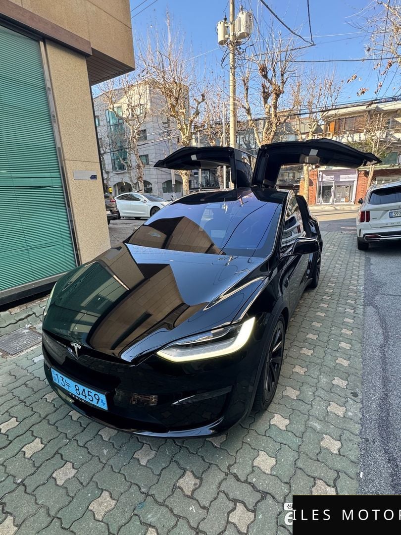 Tesla 모델 X 2023 — миниатюра 8