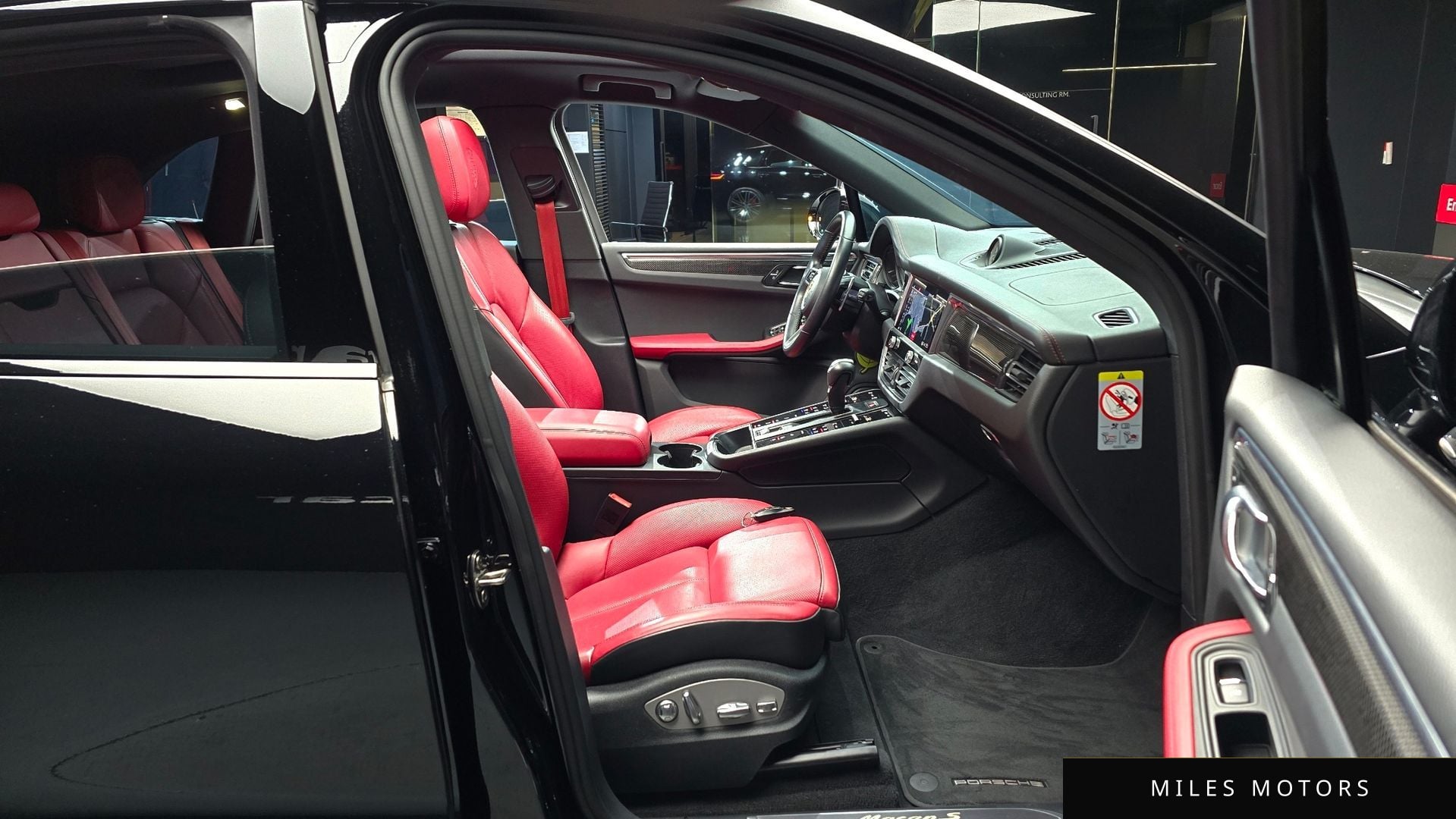 Porsche 마칸 2023 — миниатюра 10
