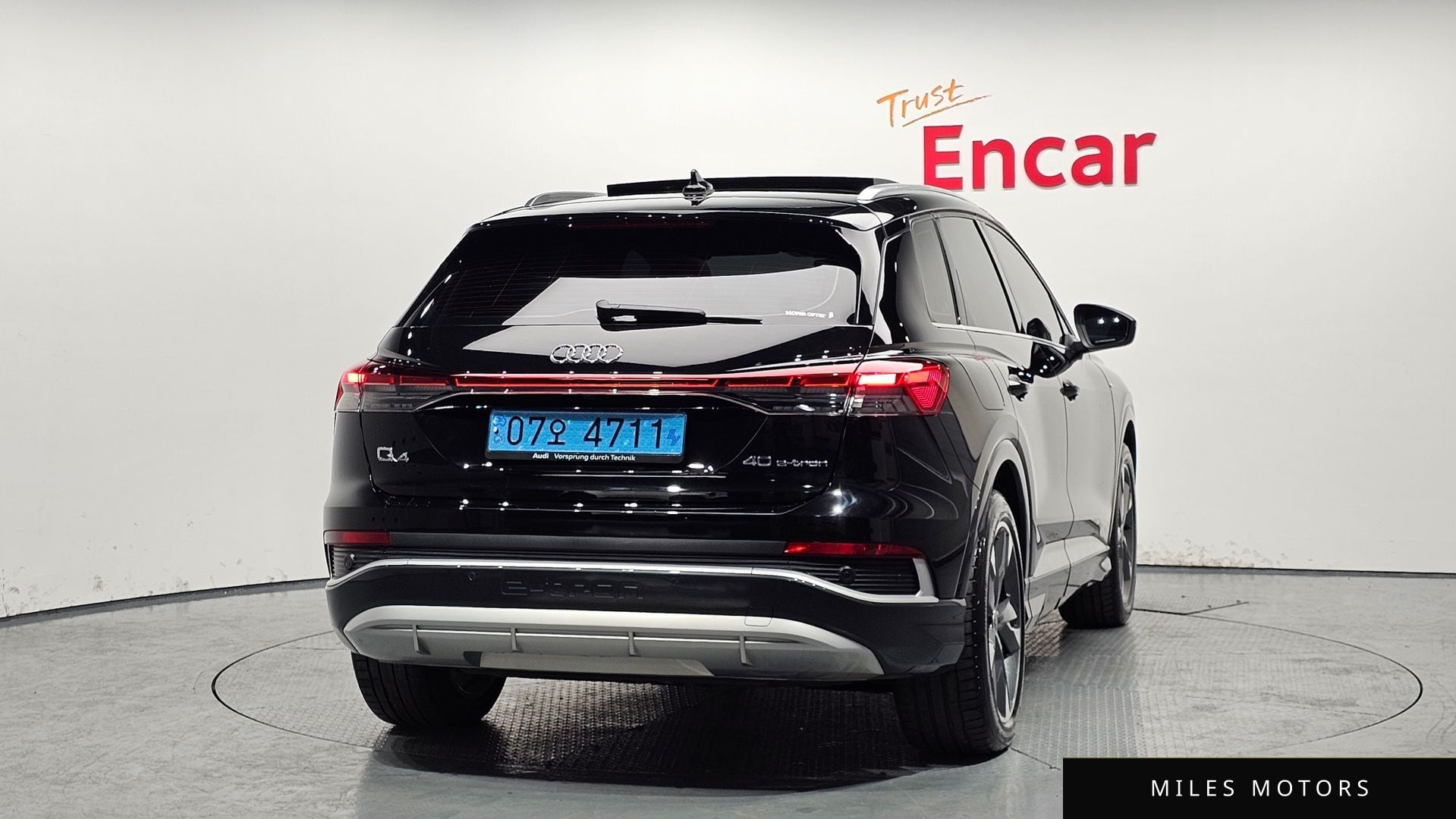Audi Q4 e-tron 2023 — миниатюра 4