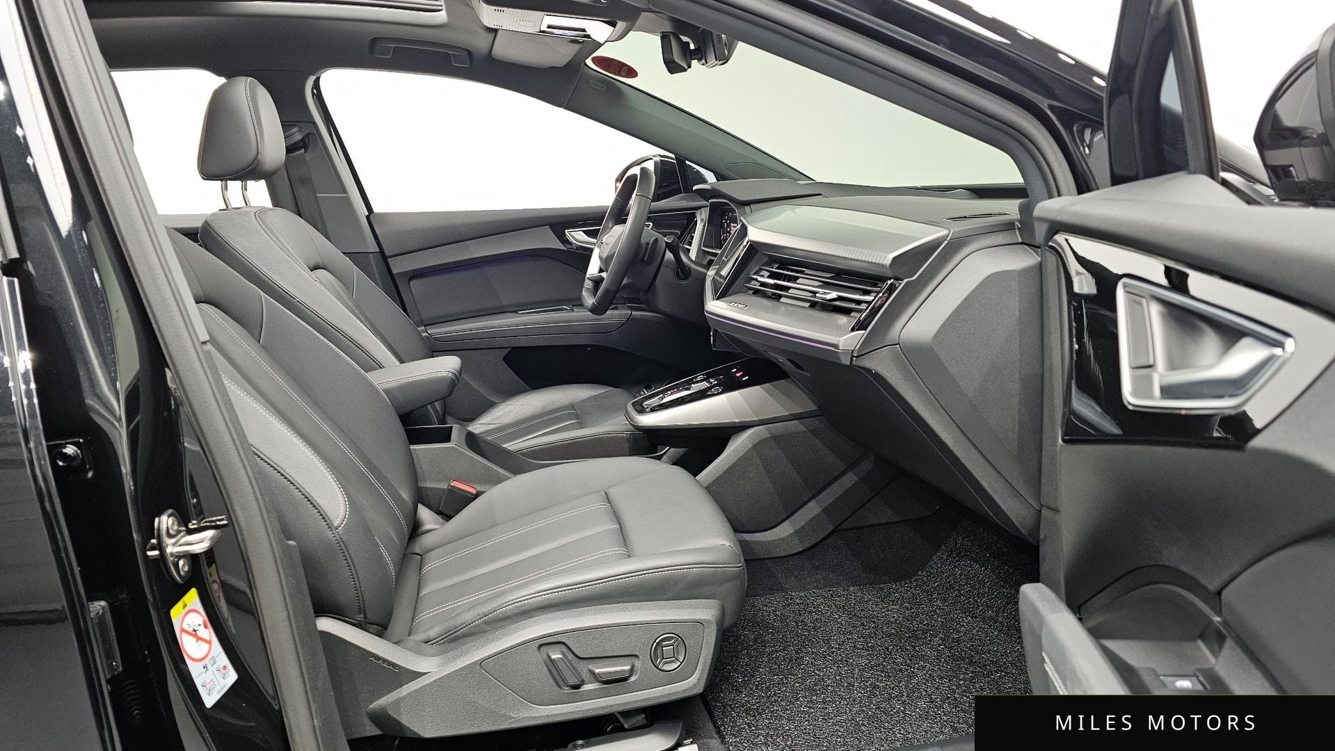 Audi Q4 e-tron 2023 — миниатюра 10
