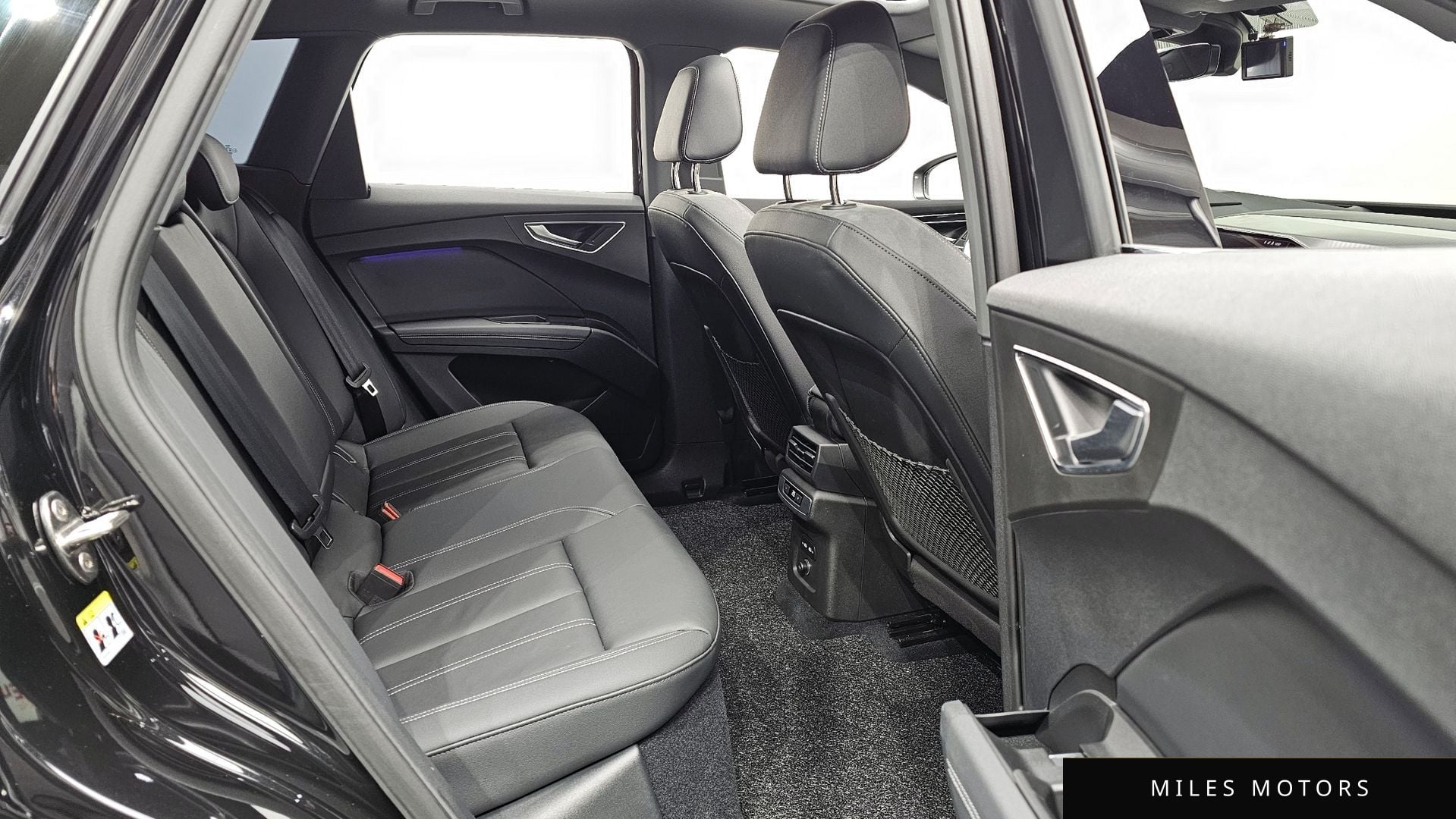 Audi Q4 e-tron 2023 — миниатюра 11