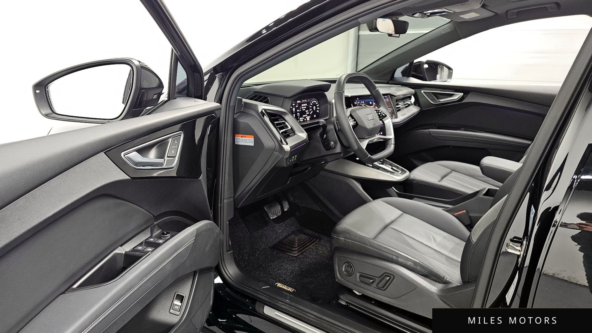 Audi Q4 e-tron 2023 — миниатюра 12