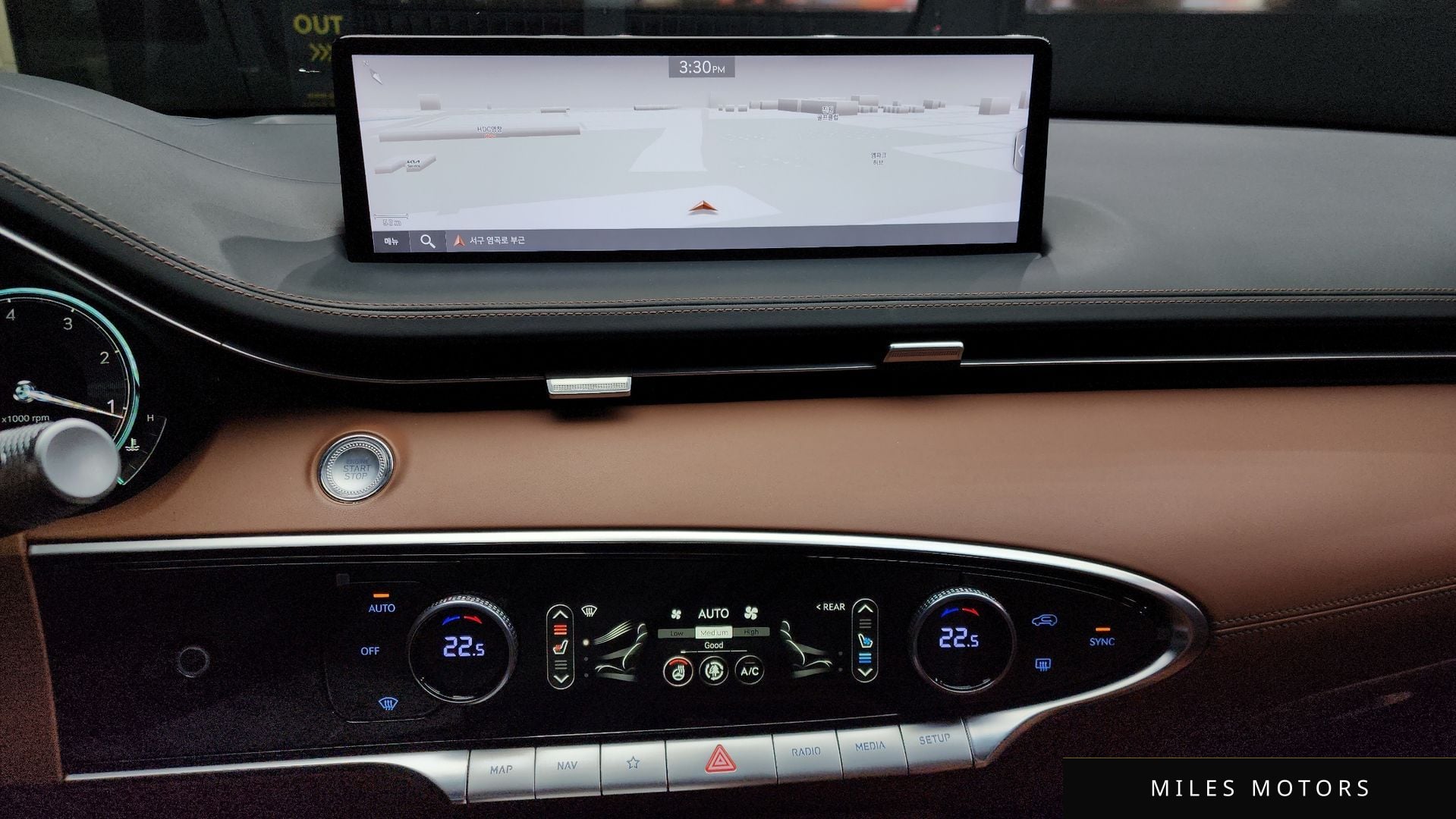Genesis GV70 2022 — миниатюра 14