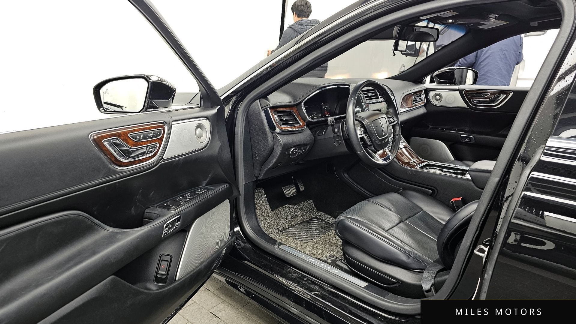 Lincoln Continental 2019 — миниатюра 10