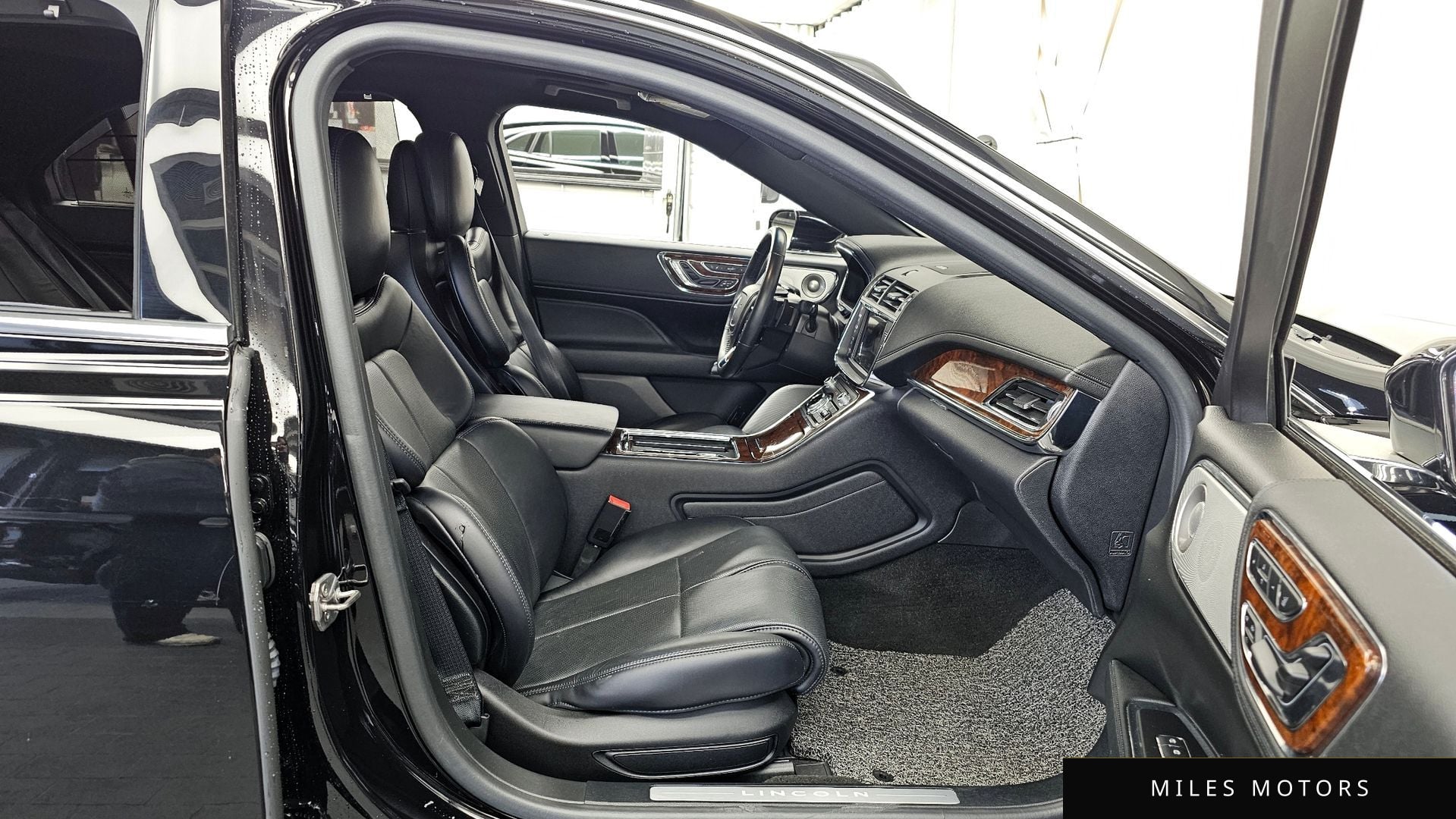 Lincoln Continental 2019 — миниатюра 11