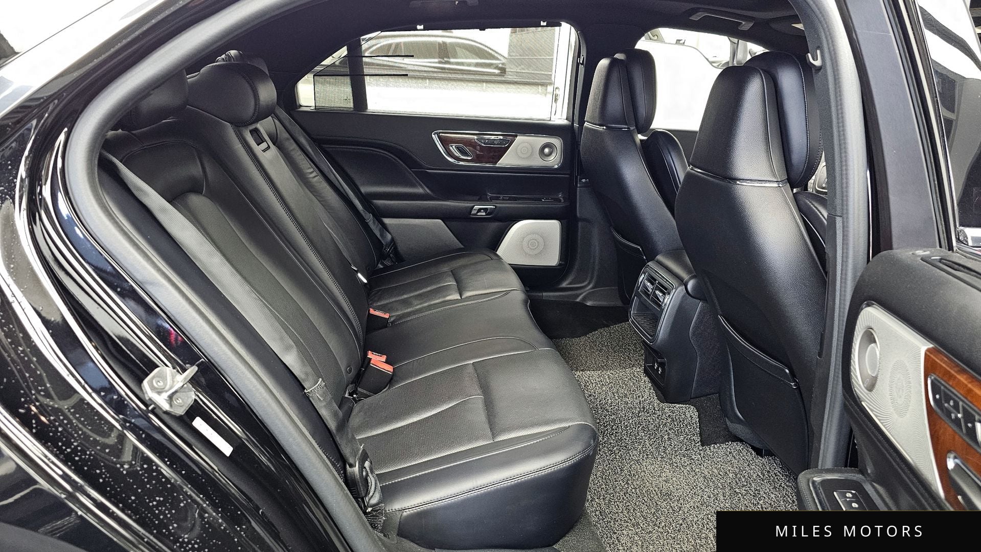 Lincoln Continental 2019 — миниатюра 12