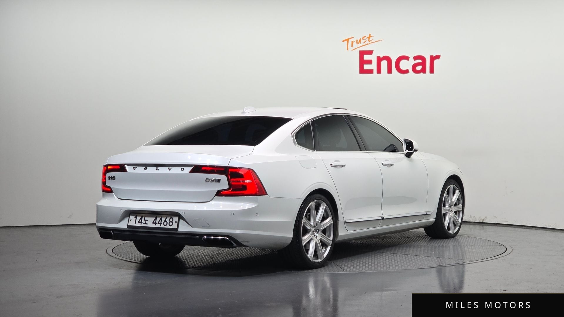 Volvo S90 2017 — миниатюра 2