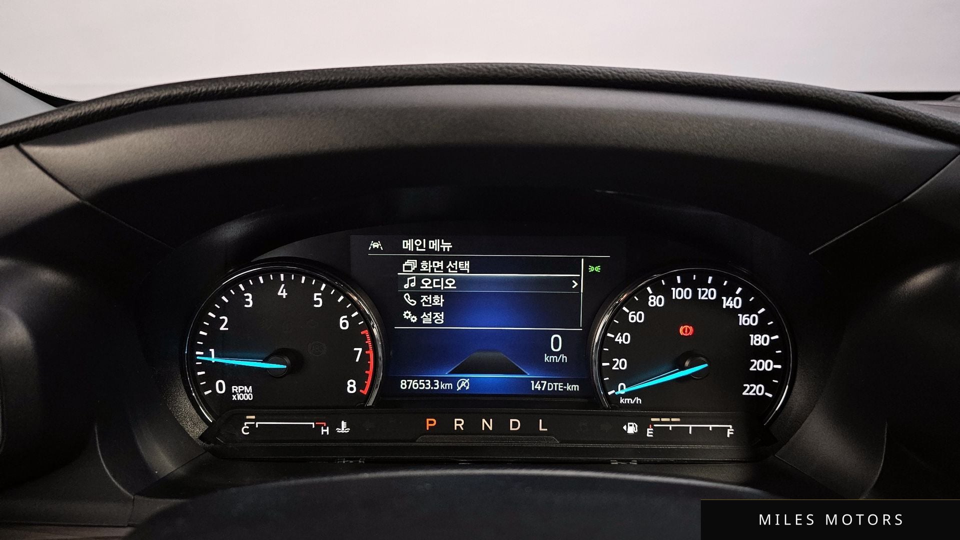 Ford Explorer 2021 — миниатюра 8