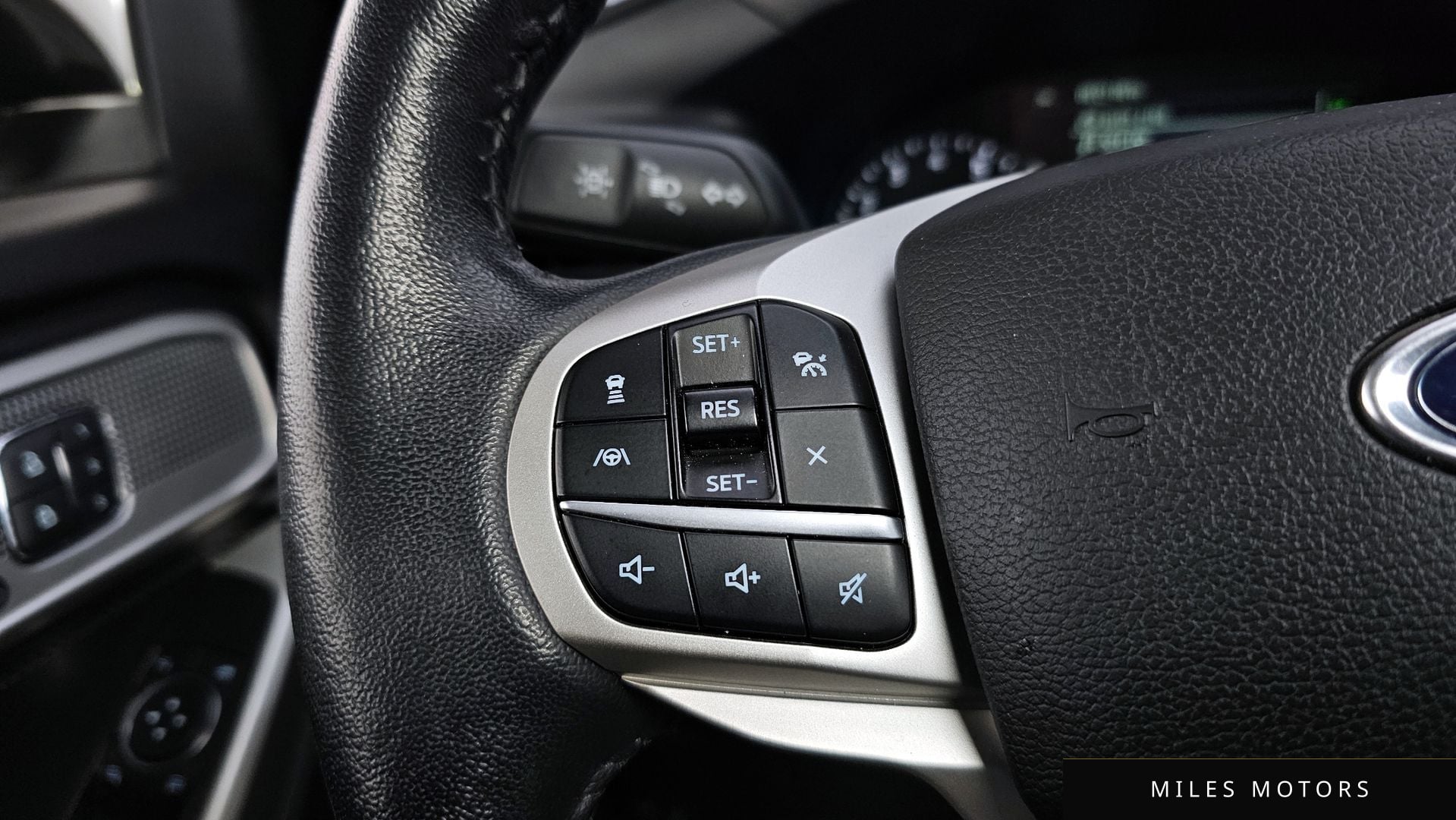 Ford Explorer 2021 — миниатюра 10