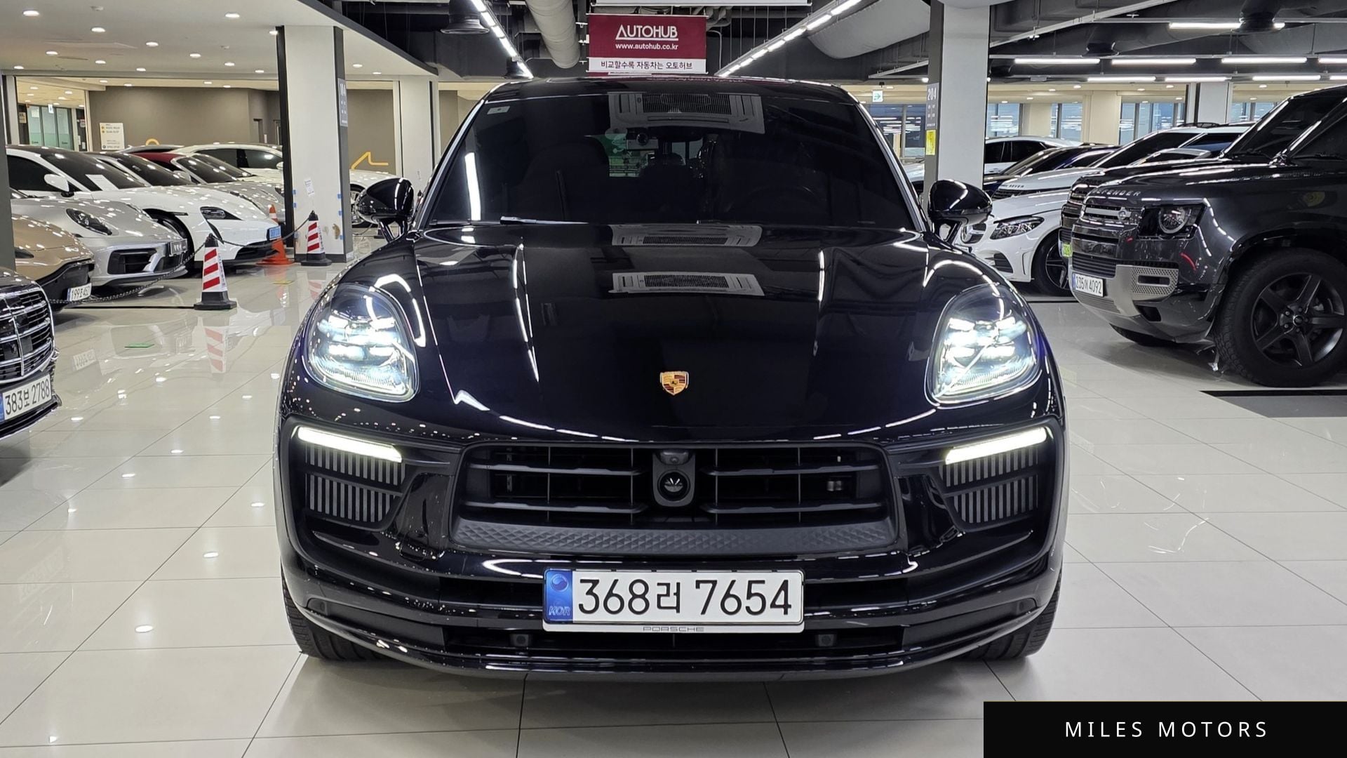 Porsche Macan 2022 — миниатюра 3