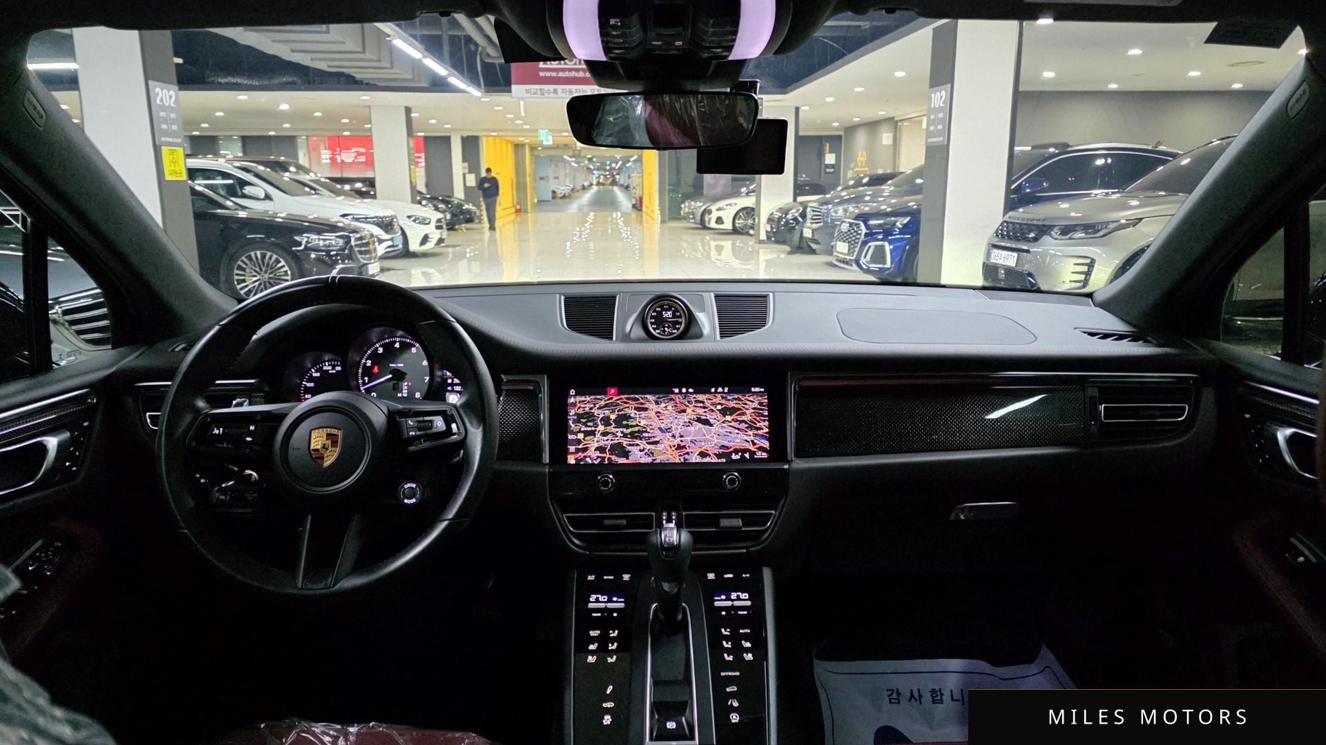 Porsche Macan 2022 — миниатюра 9