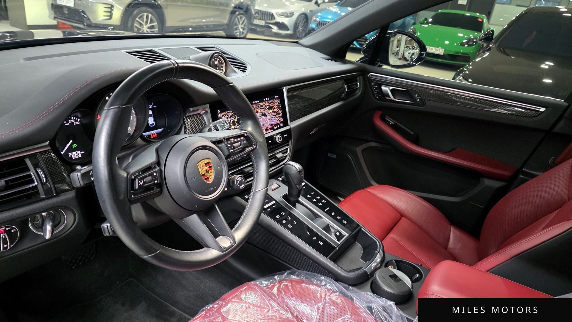 Porsche Macan 2022 — миниатюра 11