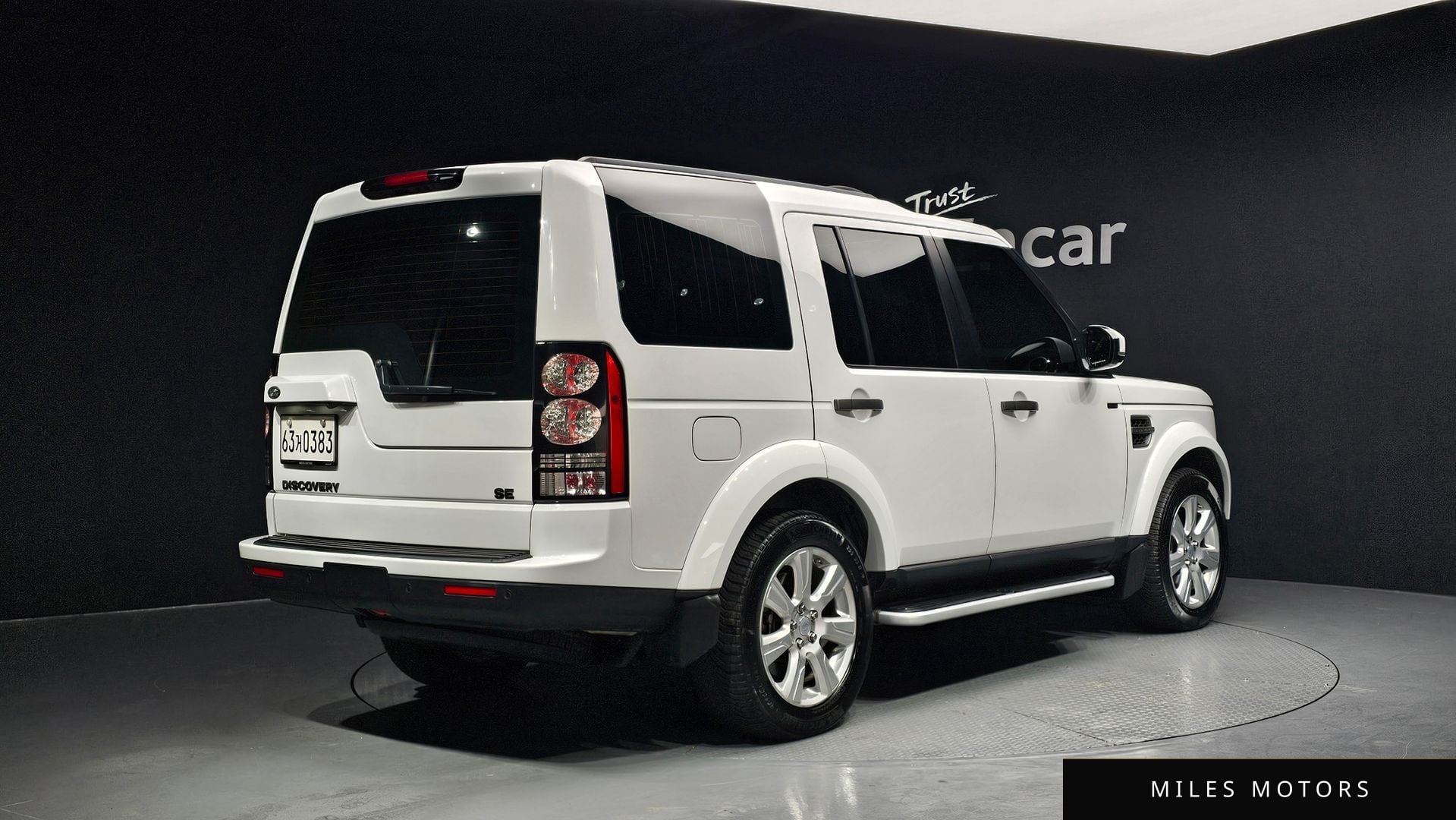 Land Rover Discovery 2016 — миниатюра 2