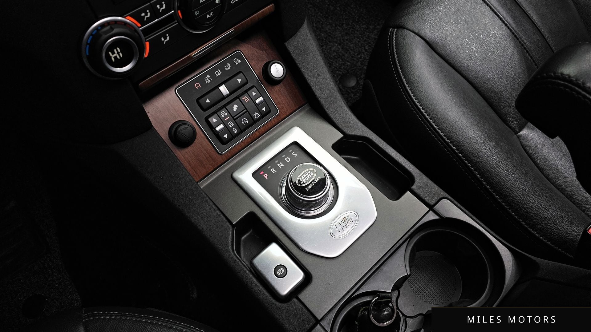 Land Rover Discovery 2016 — миниатюра 9