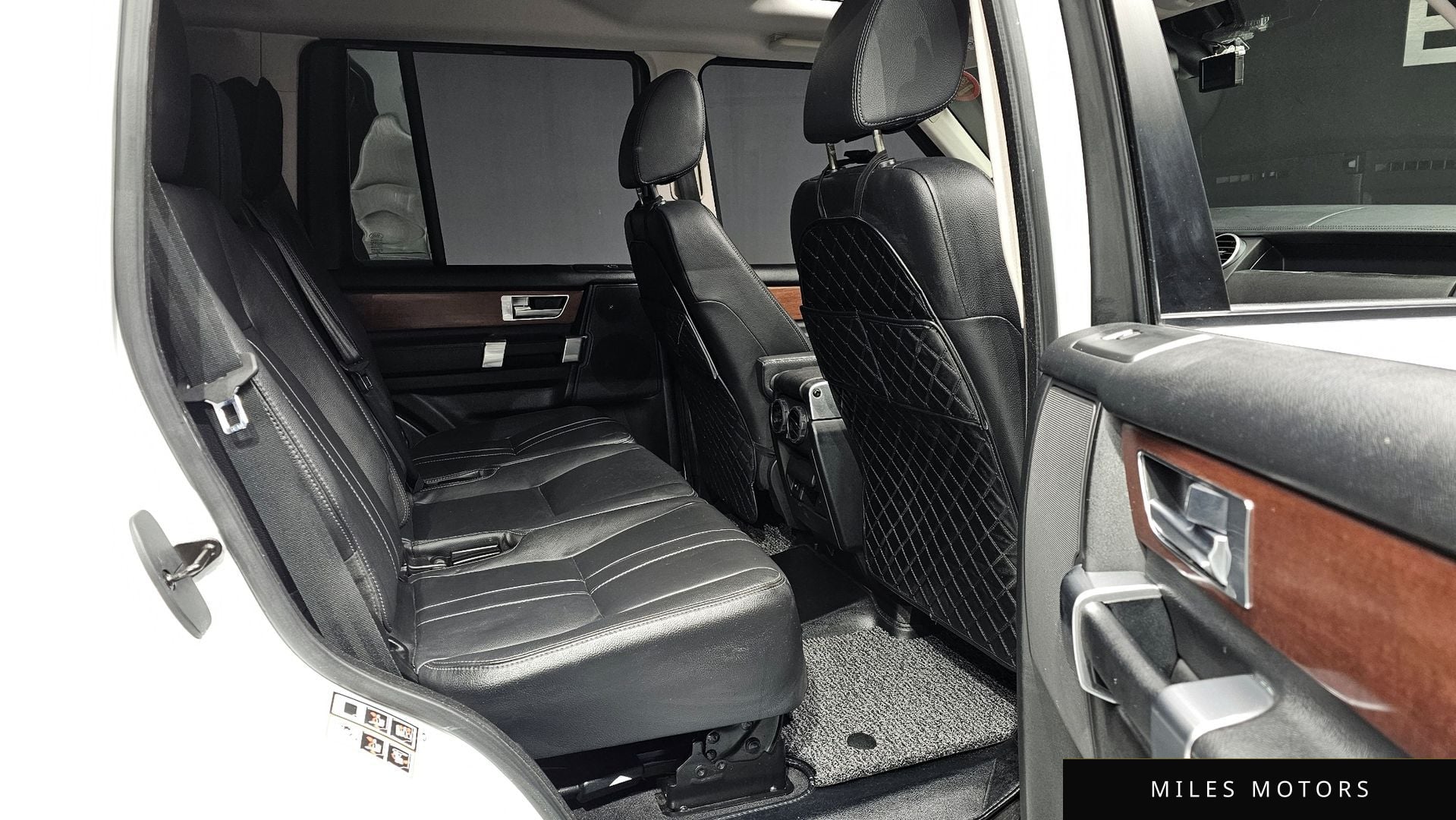 Land Rover Discovery 2016 — миниатюра 11