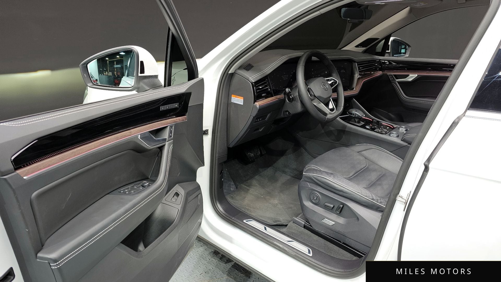 Volkswagen Touareg 2024 — миниатюра 10