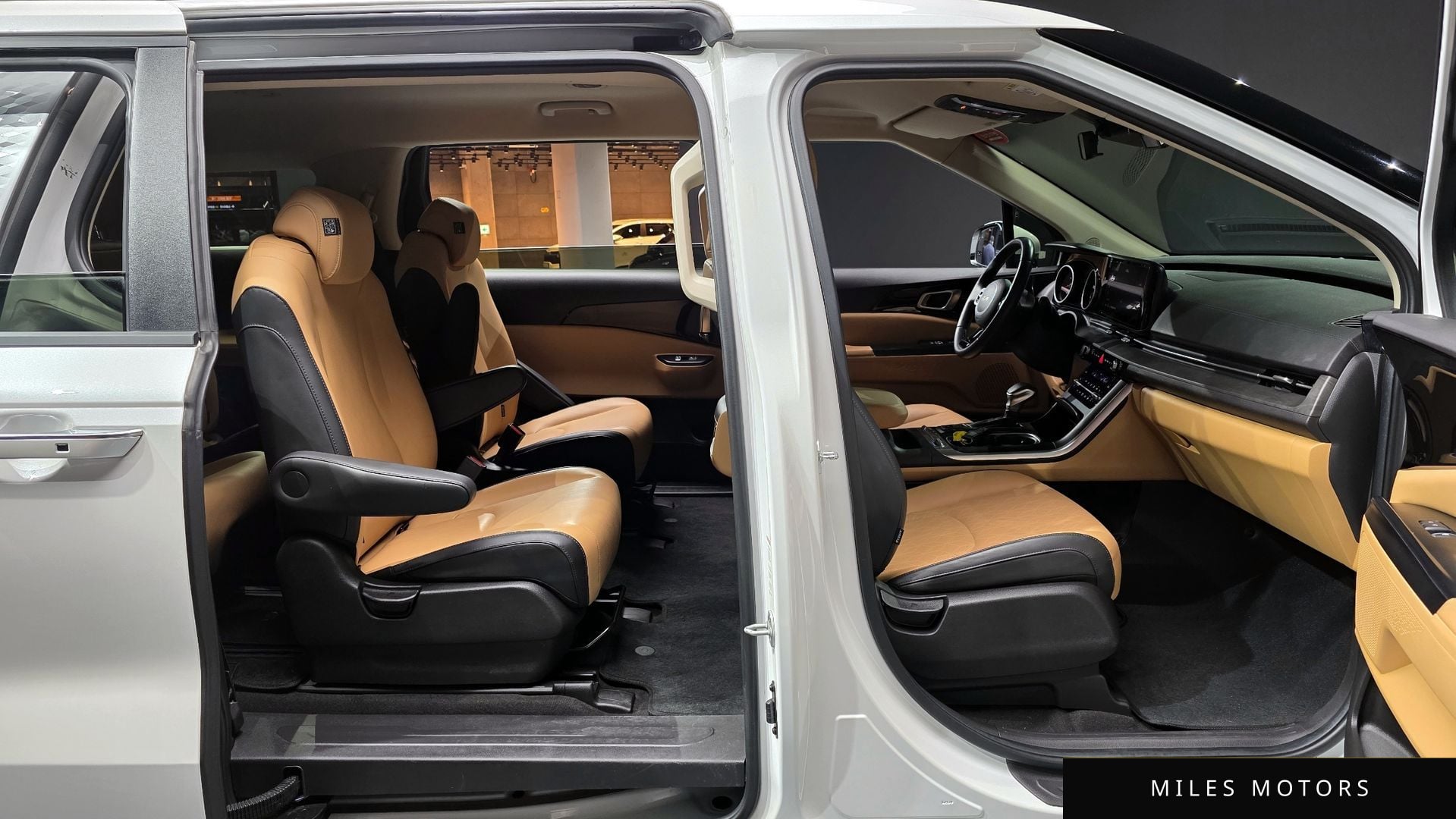 Kia Carnival 2023 — миниатюра 10