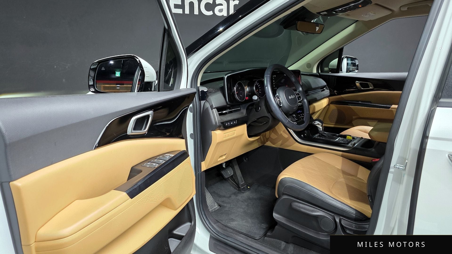 Kia Carnival 2023 — миниатюра 11