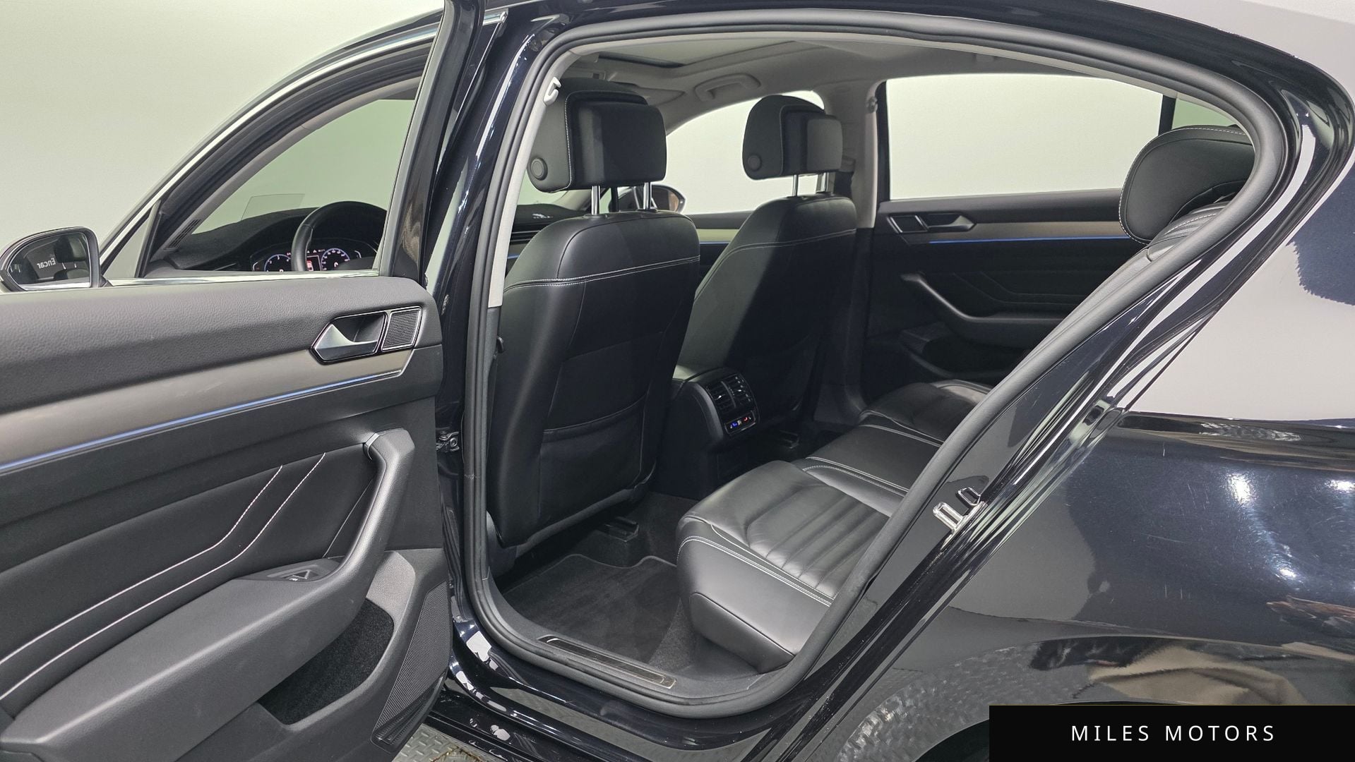 Volkswagen 파사트 GT(B8) 2022 — миниатюра 17