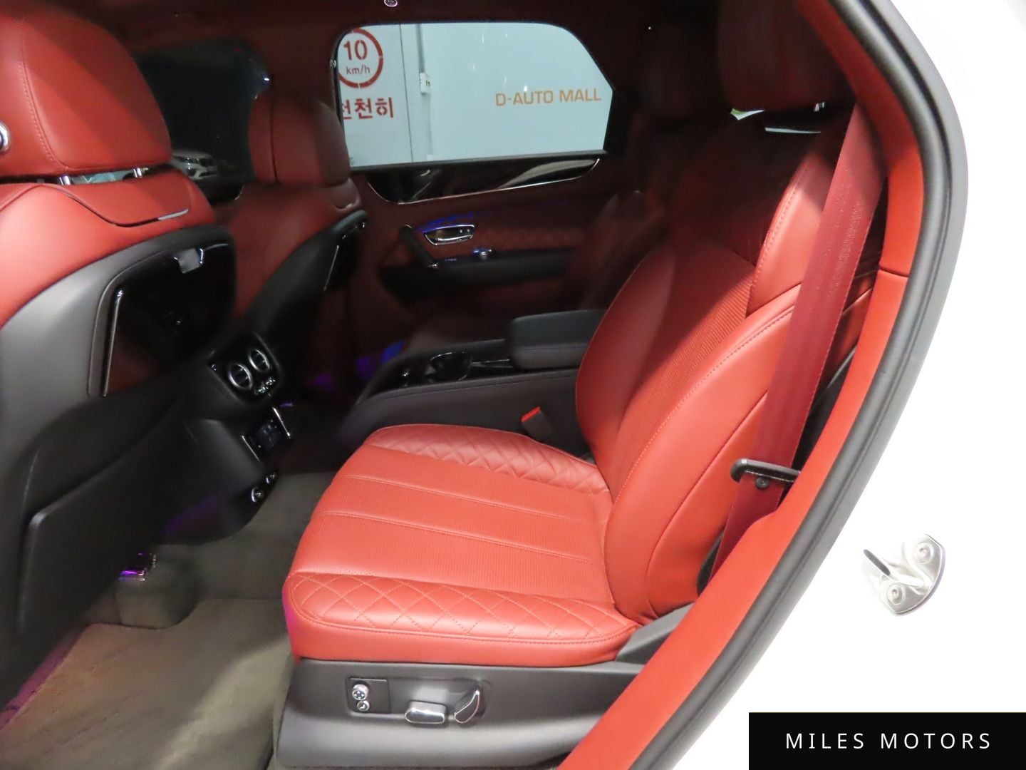 Bentley Bentayga 2018 — миниатюра 7