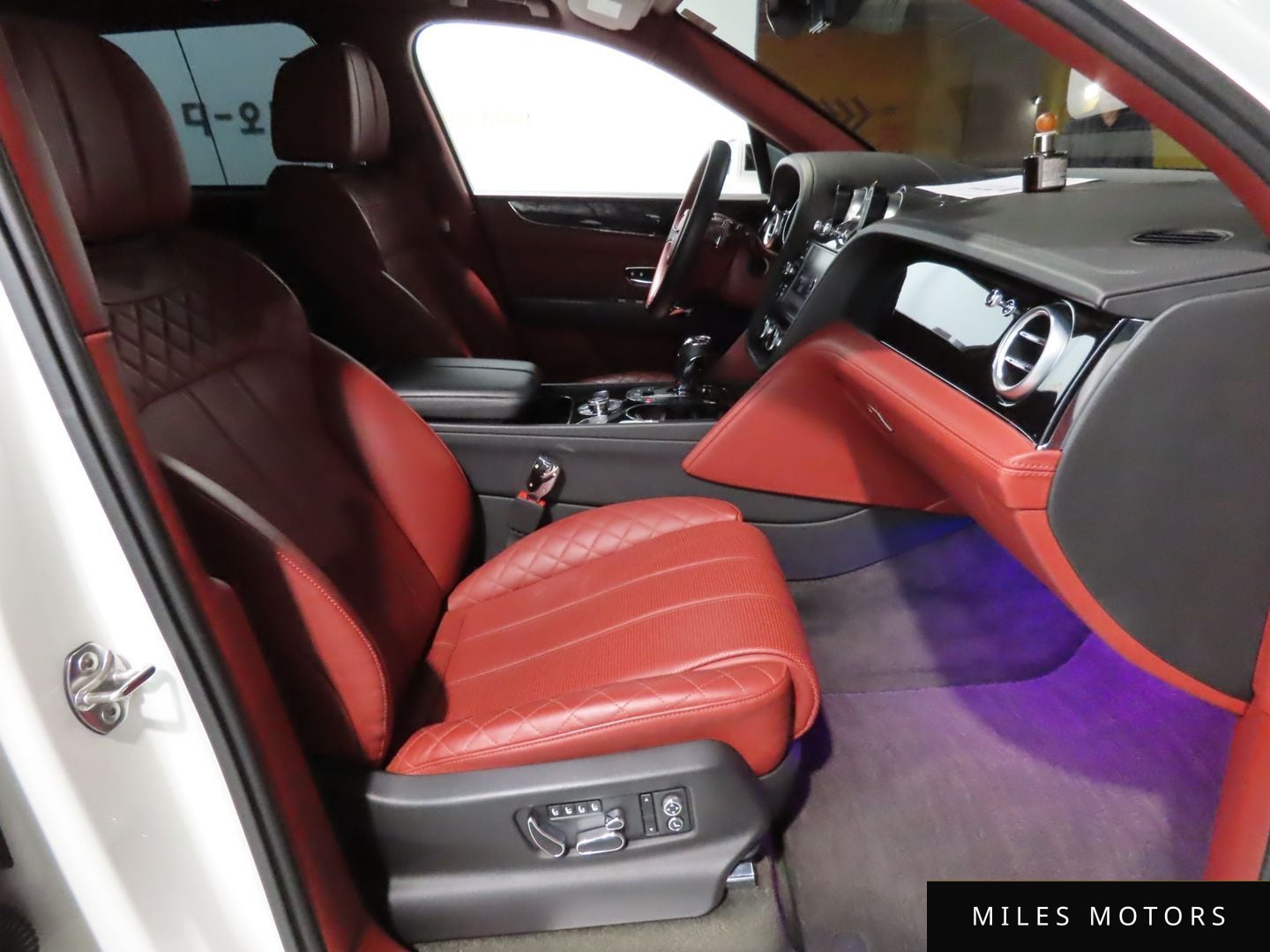 Bentley Bentayga 2018 — миниатюра 8