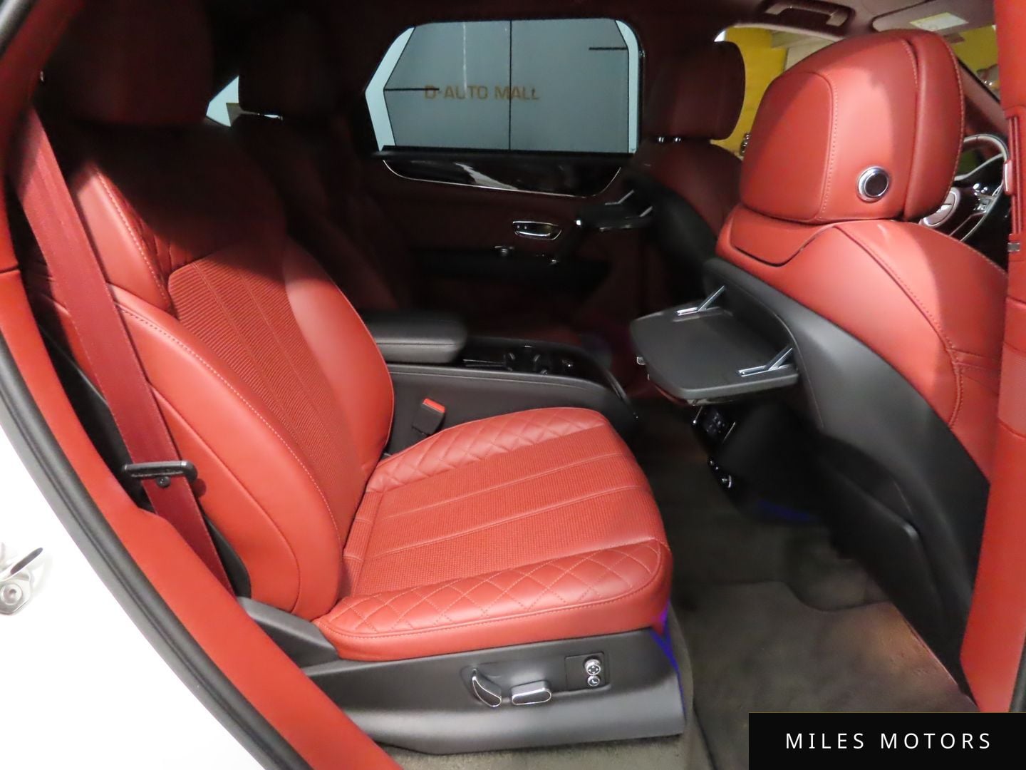Bentley Bentayga 2018 — миниатюра 9