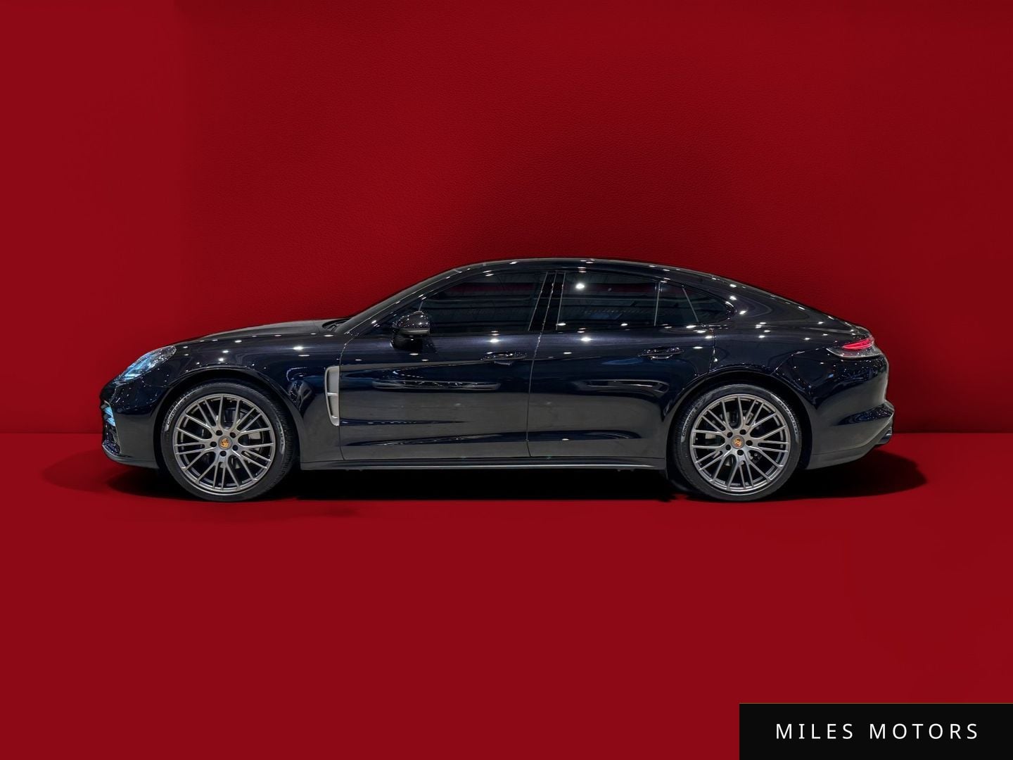 Porsche Panamera 2023 — фото 1 из 12