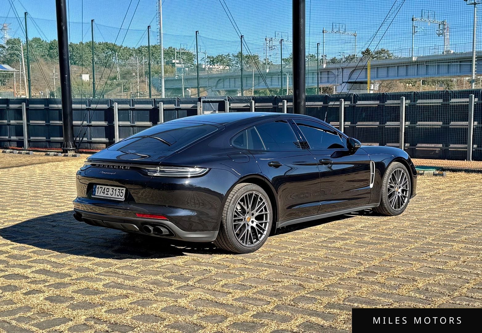 Porsche Panamera 2023 — миниатюра 5