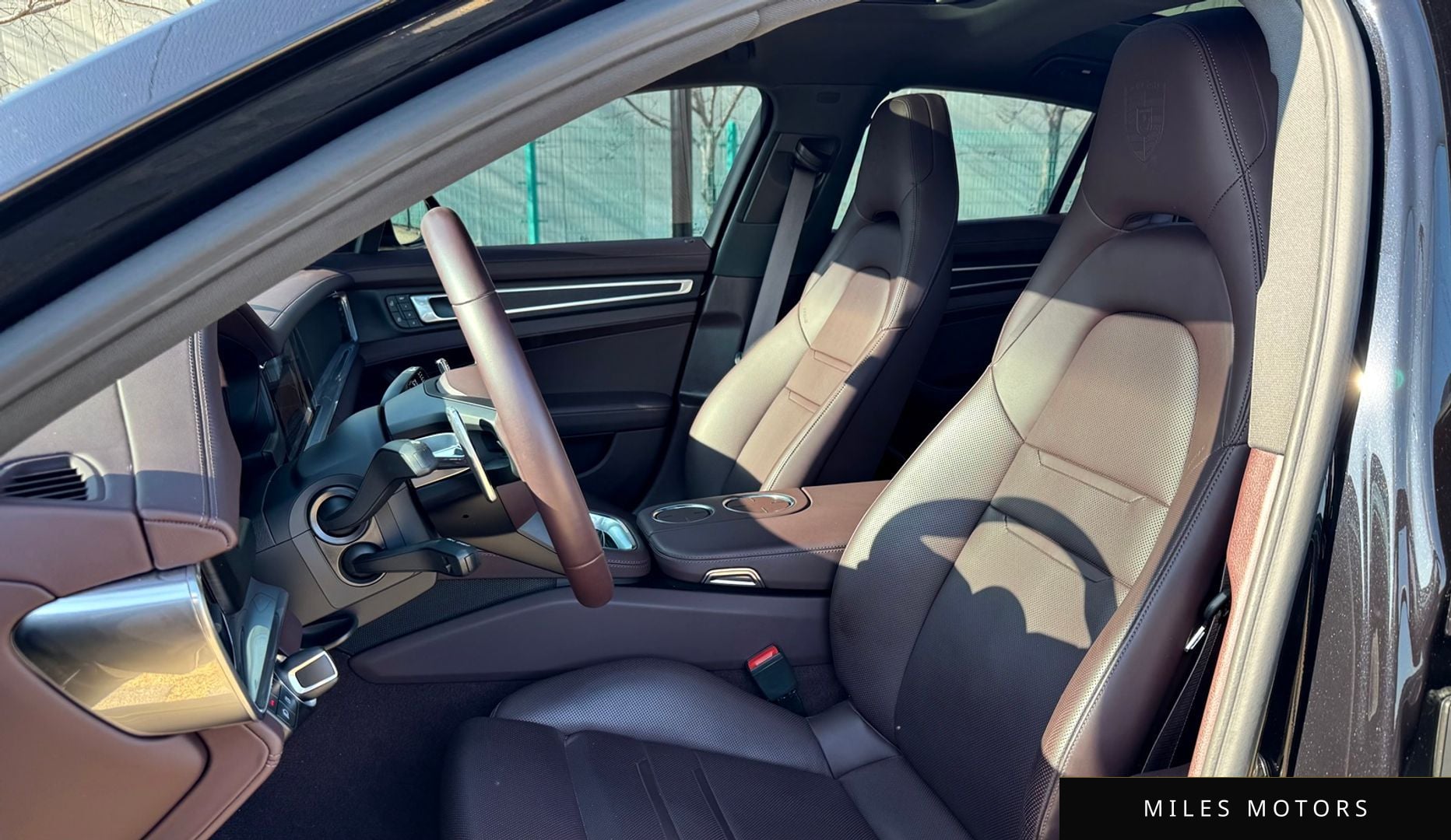 Porsche Panamera 2023 — миниатюра 10